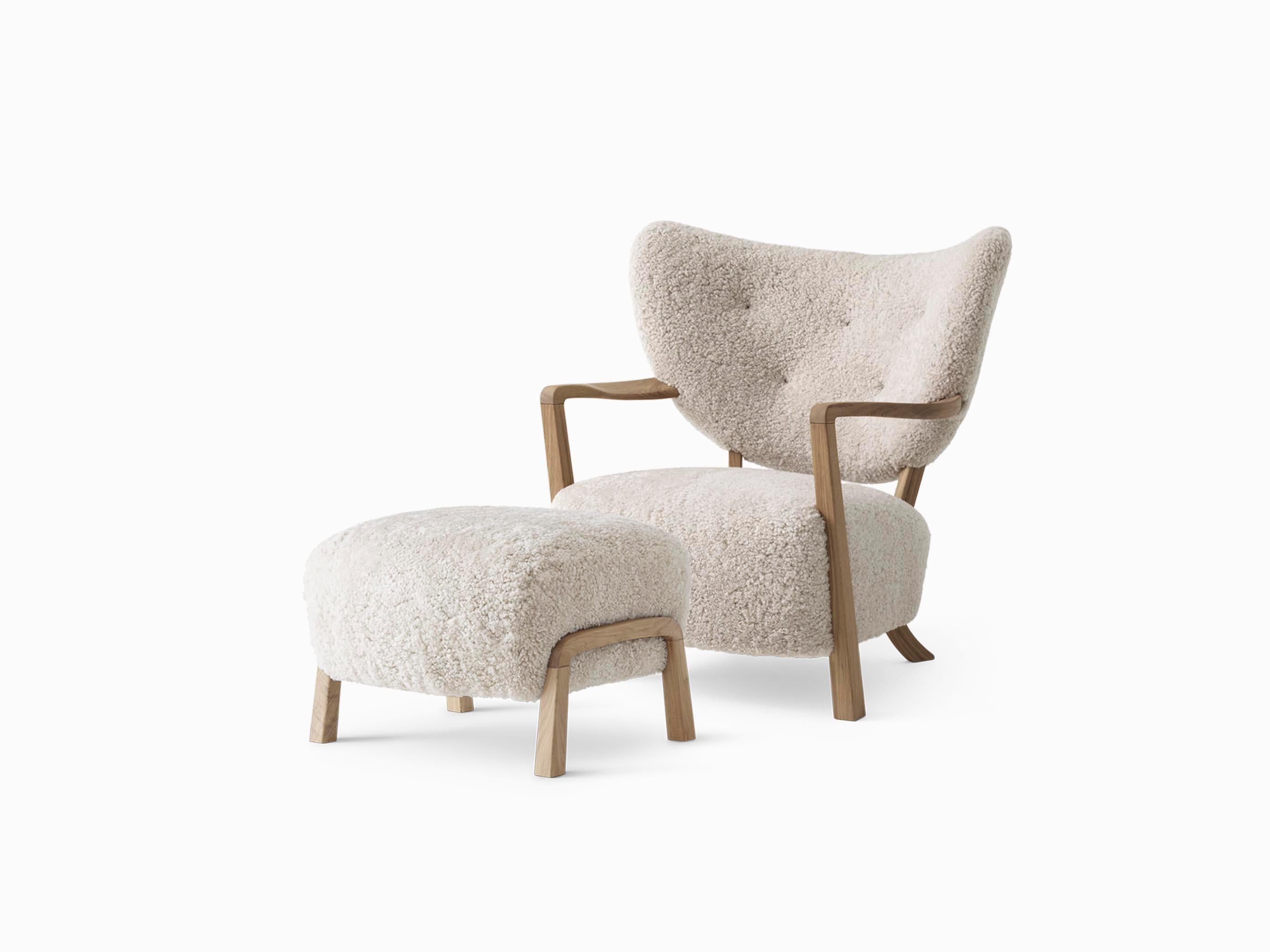Wulff ATD2 & Pouf ATD3 in Schafsleder Moonlight & Eiche für & Tradition im Zustand „Neu“ im Angebot in Dubai, AE