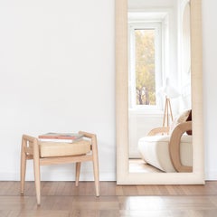 Sgabello SETH in rafia e cammello della Collezione Riviera