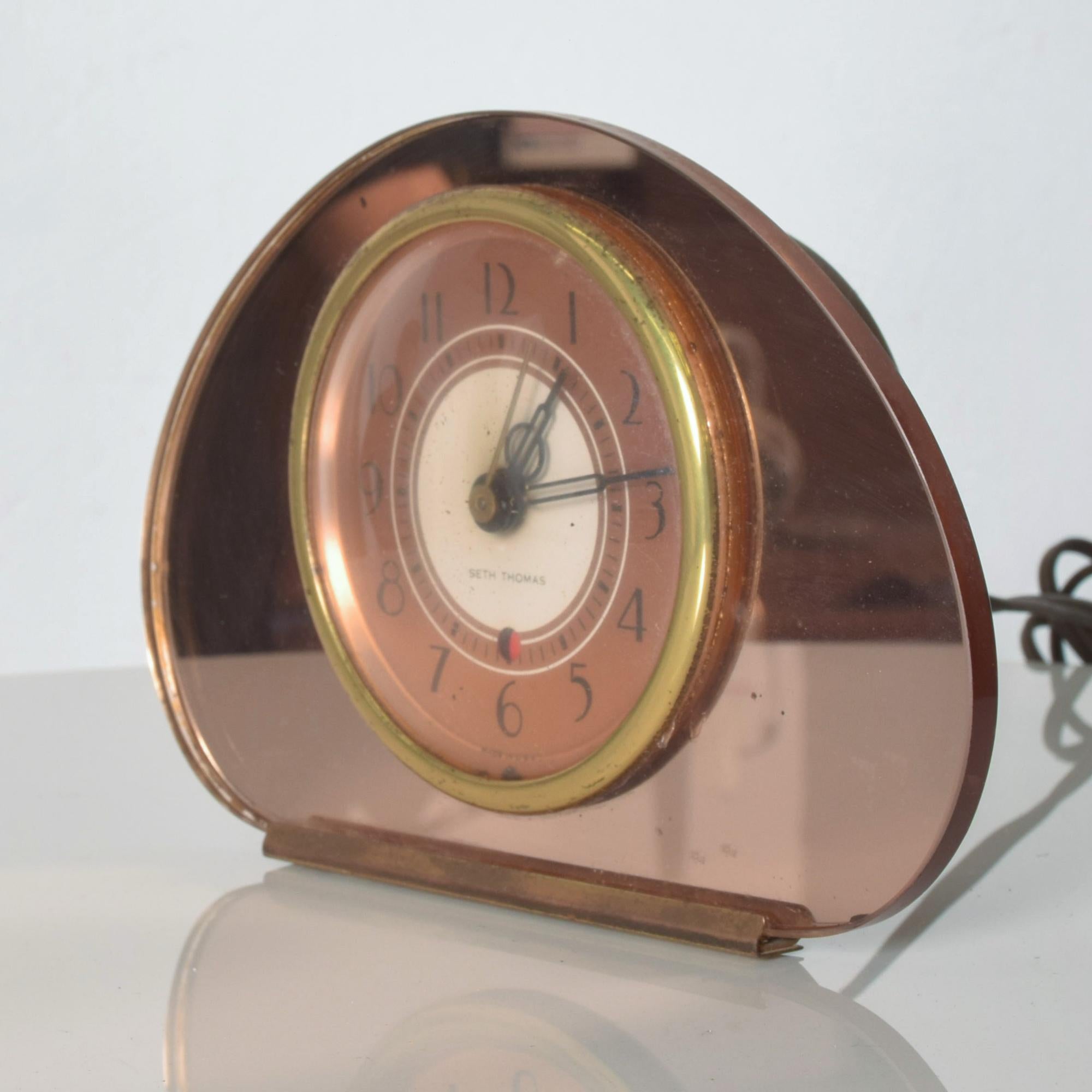 Mid-20th Century 1940s Seth Thomas Sequin Art Deco Decorative Pink Table Clock