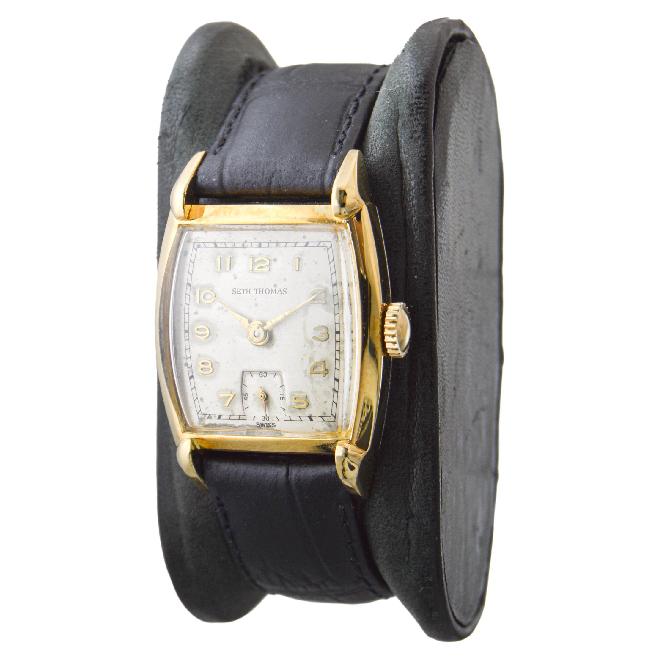 Seth Thomas Yellow Gold Filled Art Deco Tonneau Shape with Original Dial 1940's For Sale 1