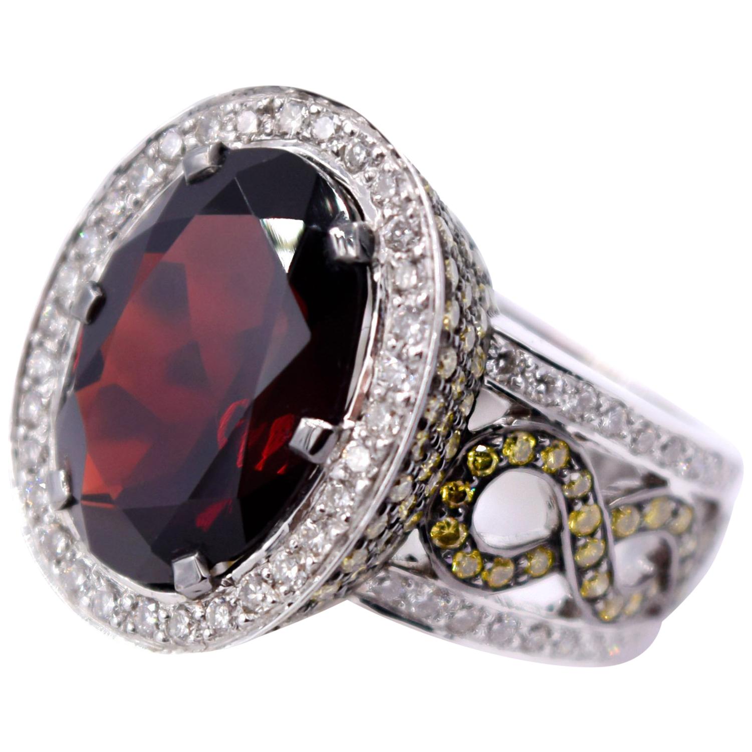 Sethi Couture 3.01 Carat Green Diamond and Garnet Cocktail Ring in 18 Karat Gold For Sale
