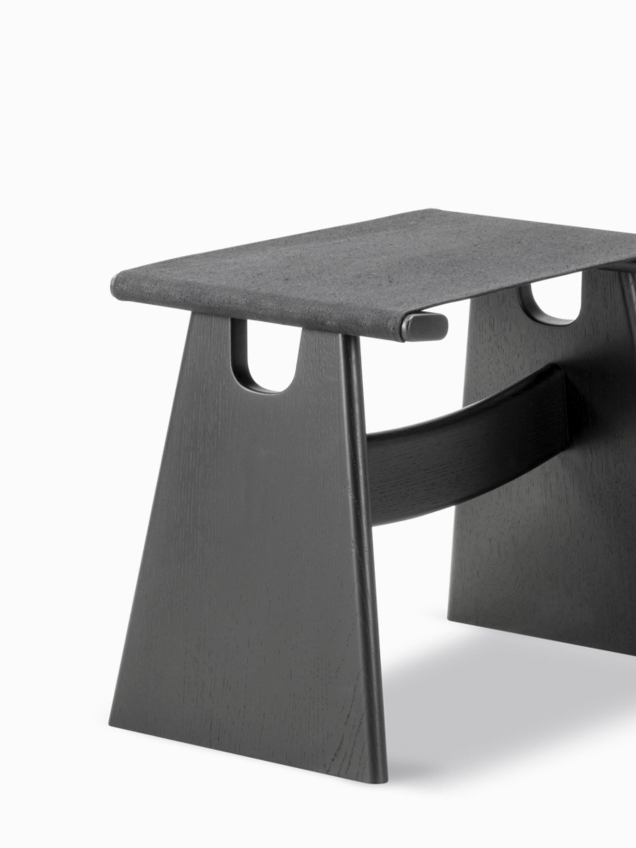 Taburete Seto, Roble lacado en negro/Lienzo negro de Keiji Takeuchi para Fredericia Siglo XXI y contemporáneo en venta