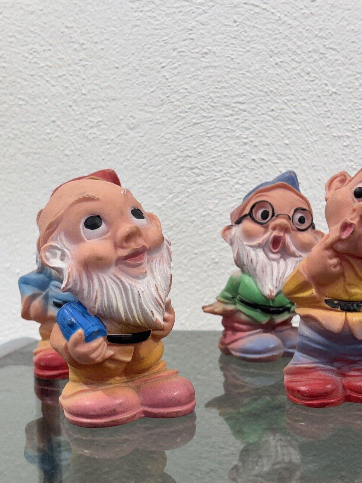 Juguetes de goma de los Siete Enanitos Años 70 en Bueno estado para la venta en Taranto, IT