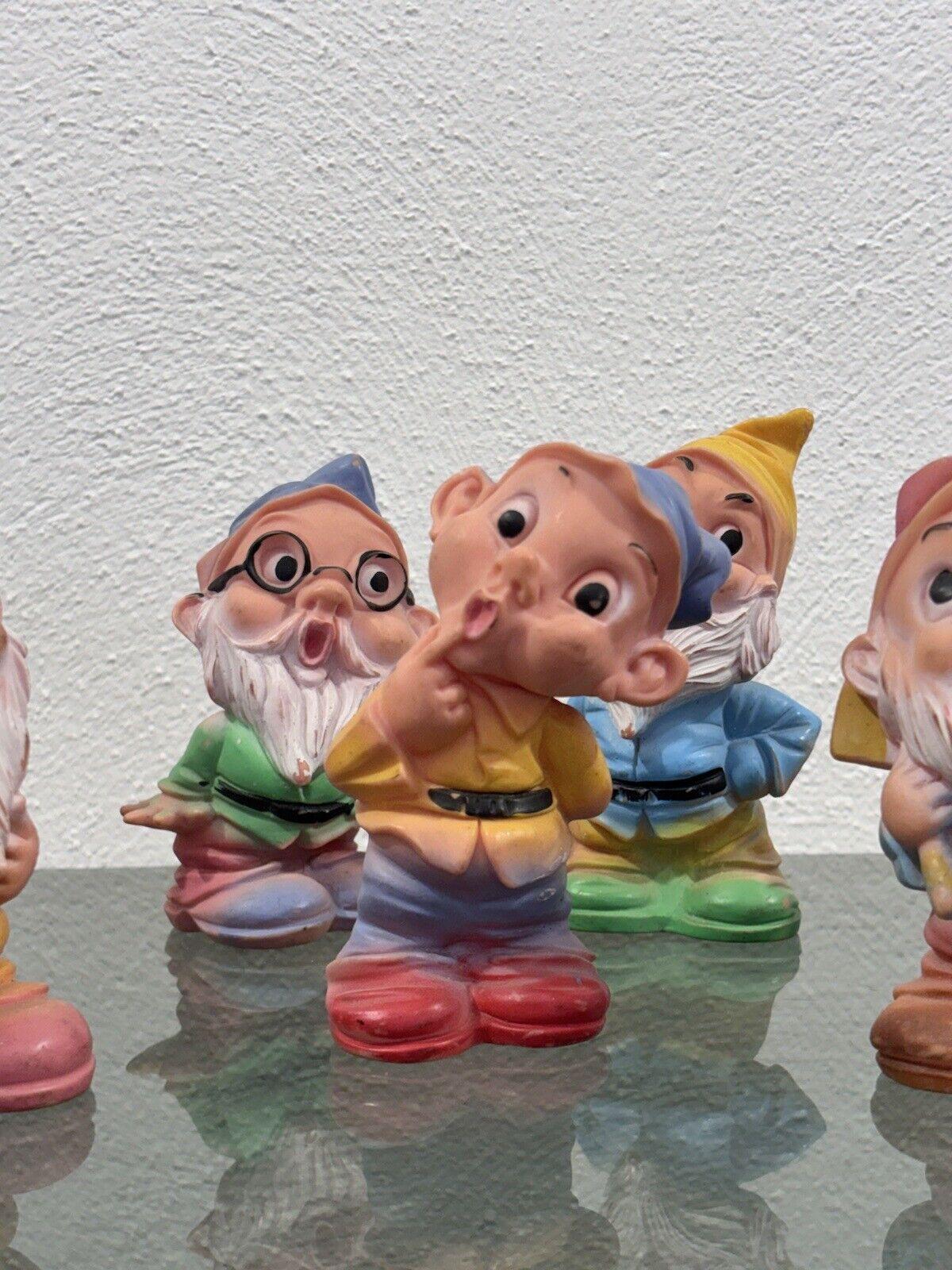 Juguetes de goma de los Siete Enanitos Años 70 Late 20th Century en venta