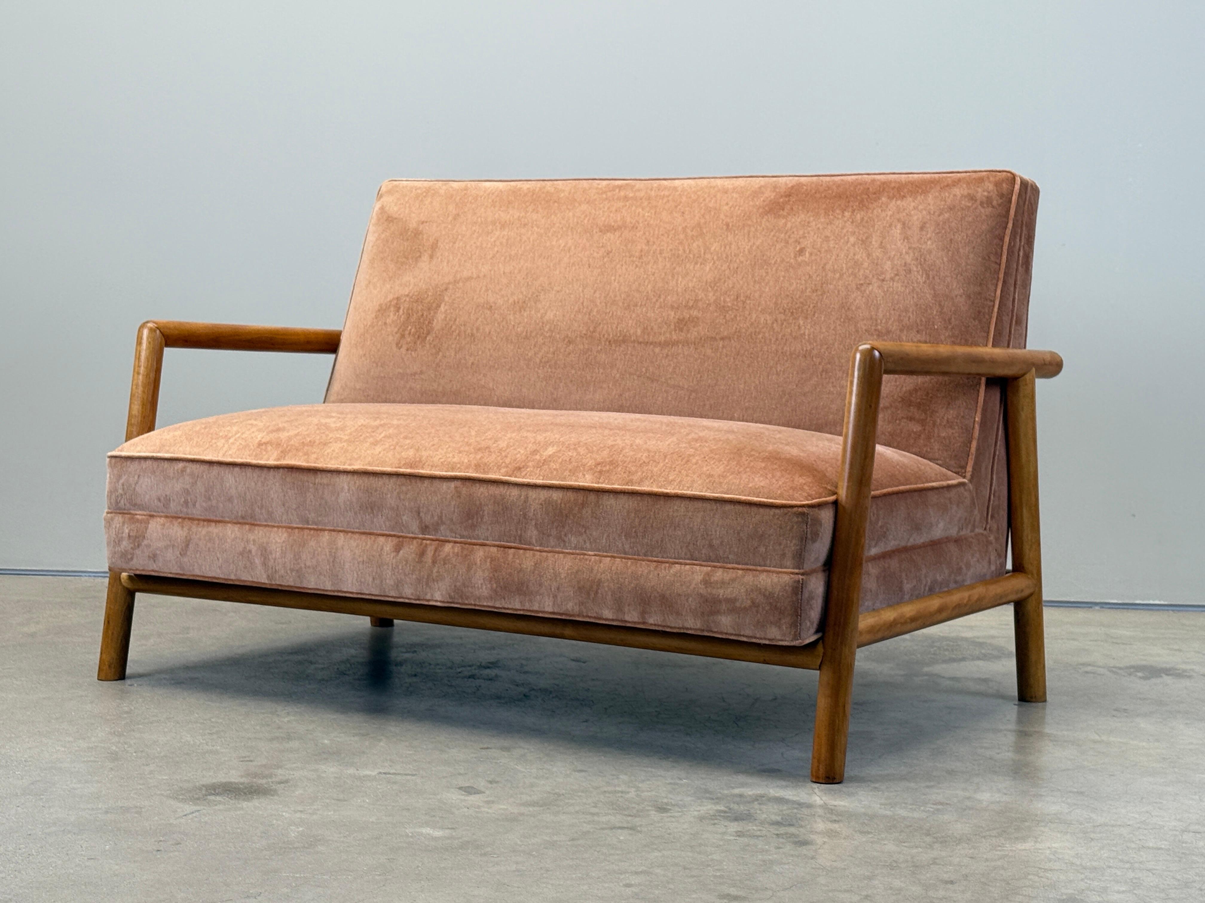 Settee by T.H. Robsjohn-Gibbings In Good Condition For Sale In Dallas, TX