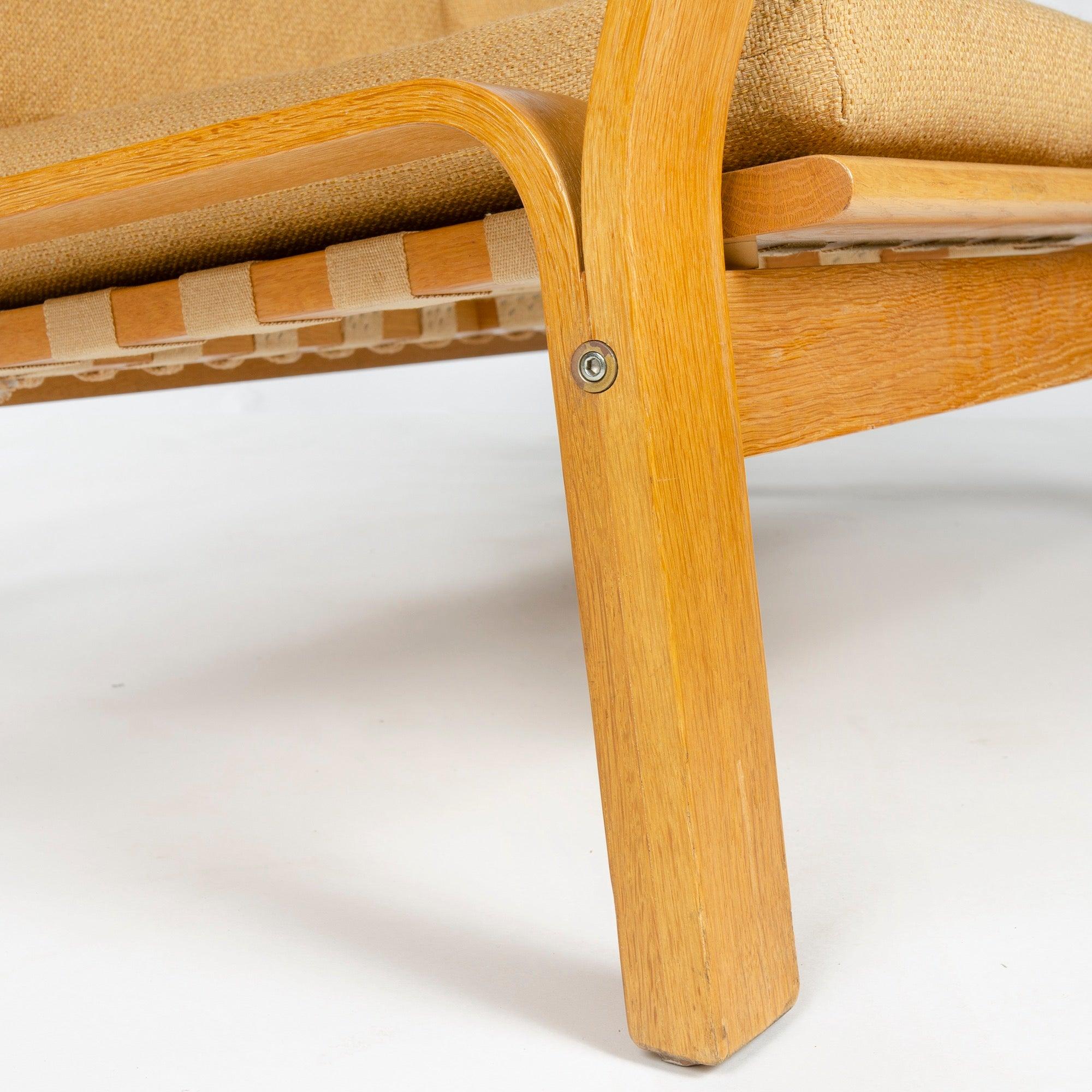 Settee by Hans J. Wegner for Getama, 1967 État moyen - En vente à Sagaponack, NY