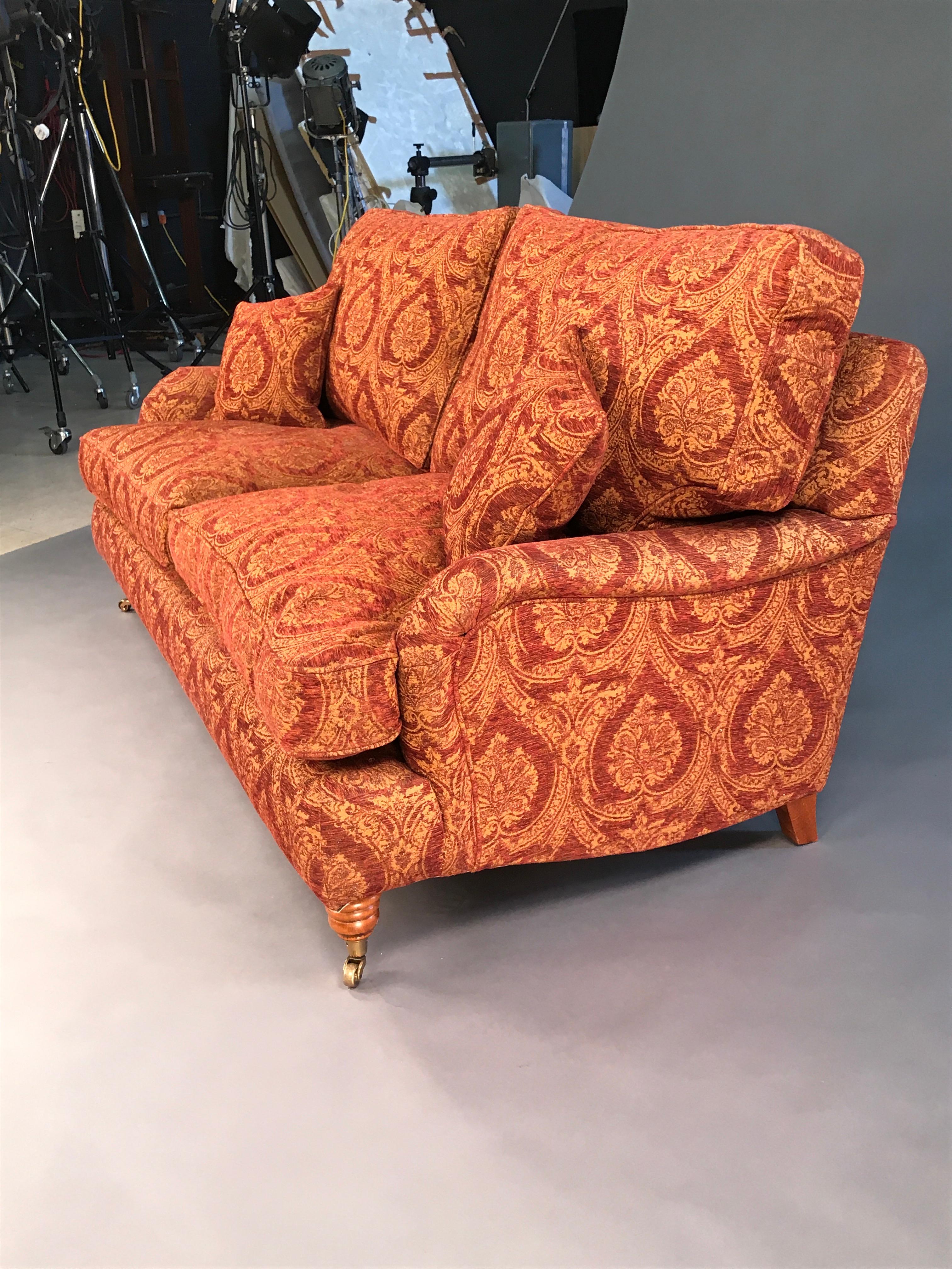 Settee Sofa 3-Seat Howard Parker & Farr Red-Wine Gold Mulberry Paisley In Good Condition In BUNGAY, SUFFOLK