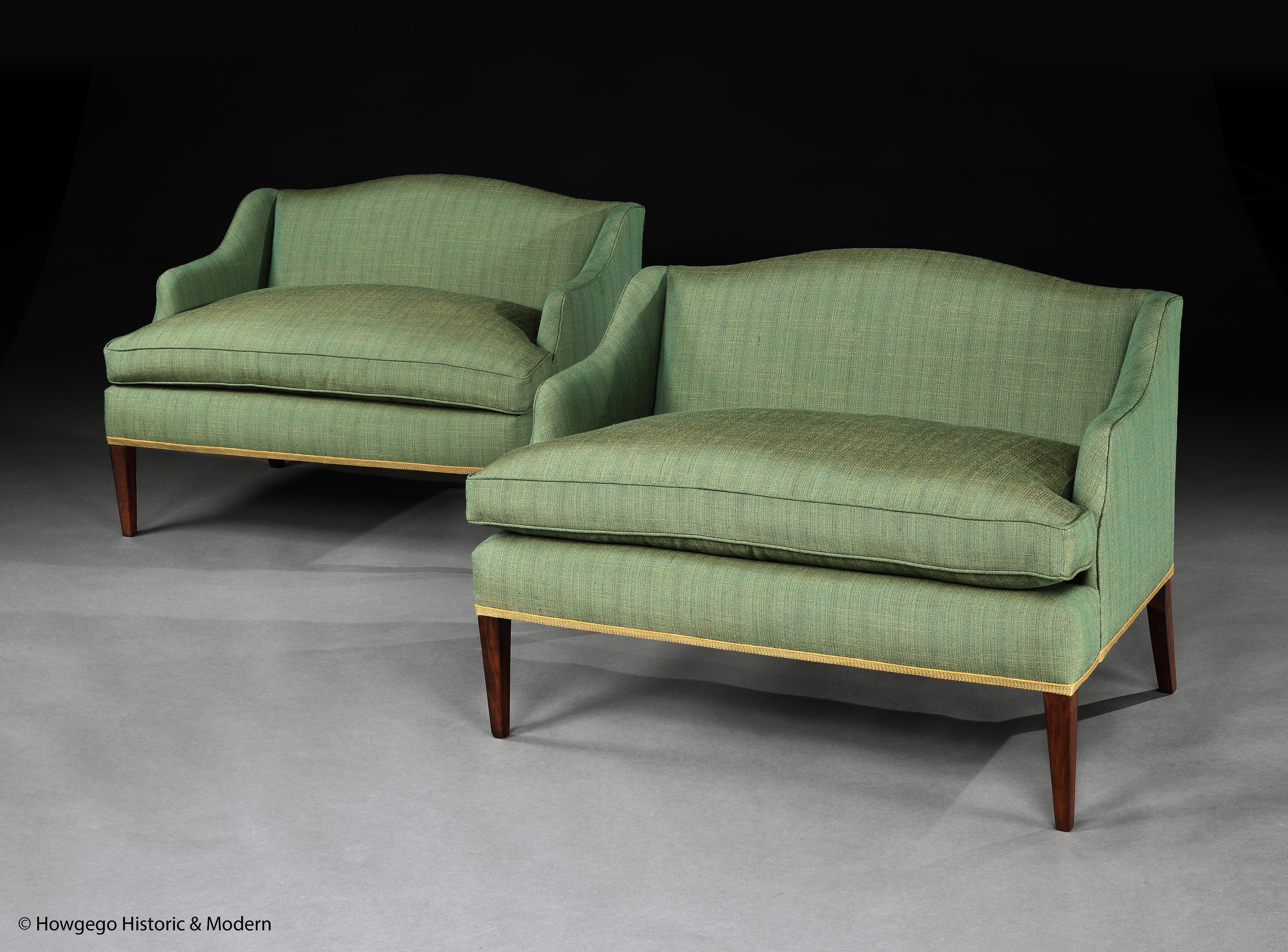 - Unusual petite pair of love seats 3ft 3in long
- 19th century, American, provenance from an American Collection in UK
- Contemporary feel; reupholstered by a French master craftsman in a special order green/gold mingle linen, self-piped and with