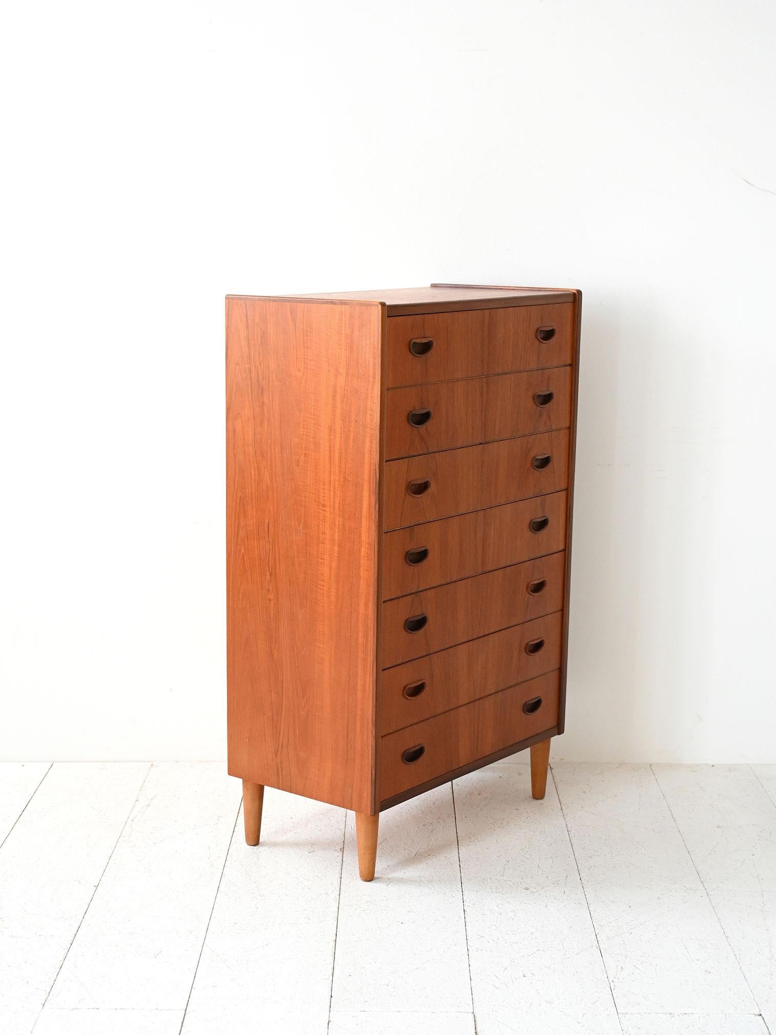 Settimanale scandinavo in teak anni ’50 Escandinavo moderno en venta