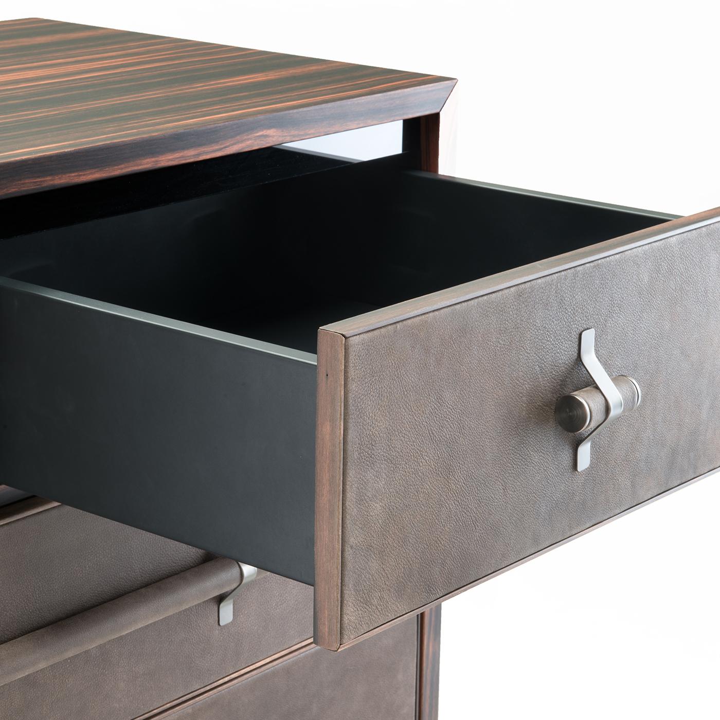 Settimo Ebony Chest of Drawers by Michael Schoeller In New Condition For Sale In Milan, IT