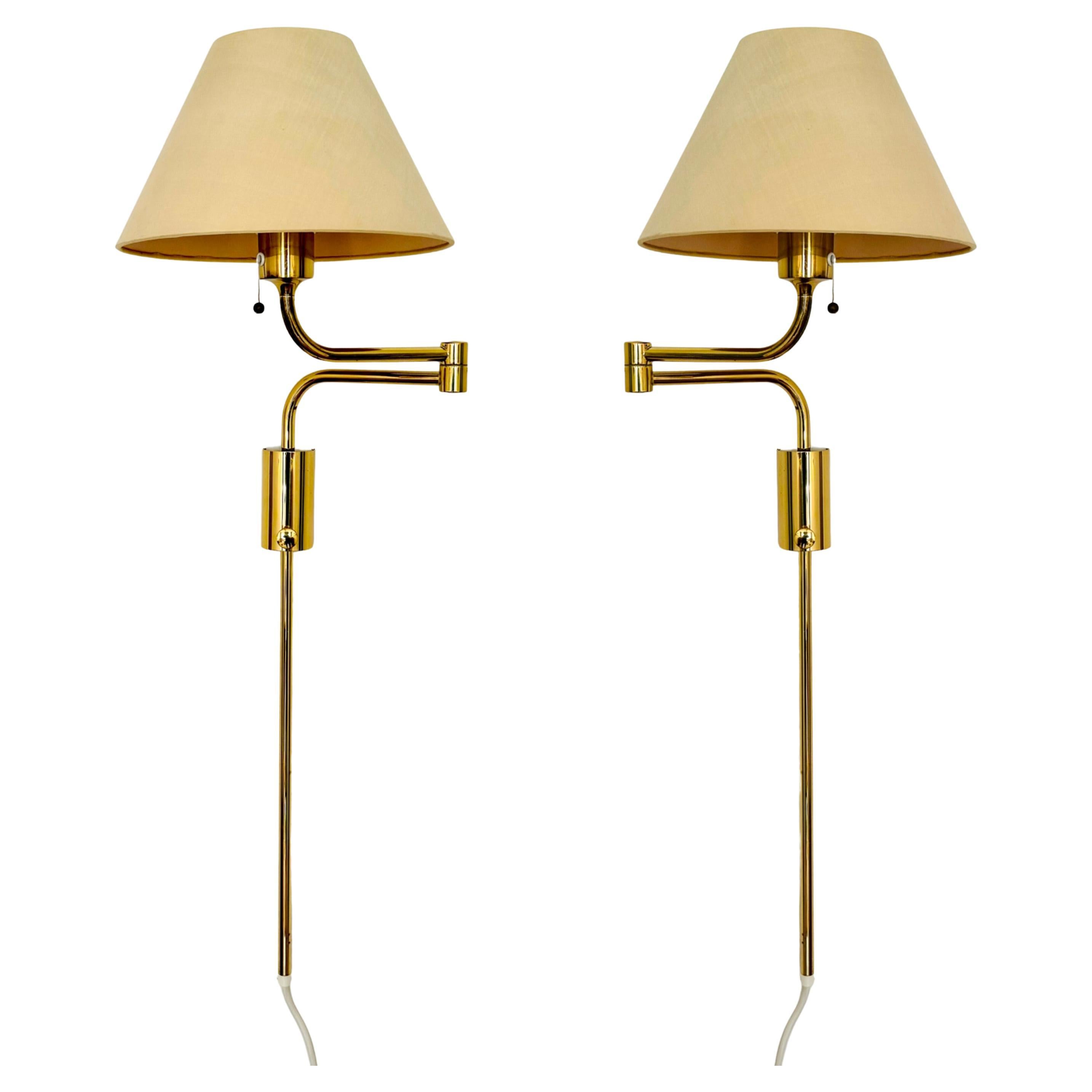 Set de 2 apliques regulables Lesan de latón de Florian Schulz en venta