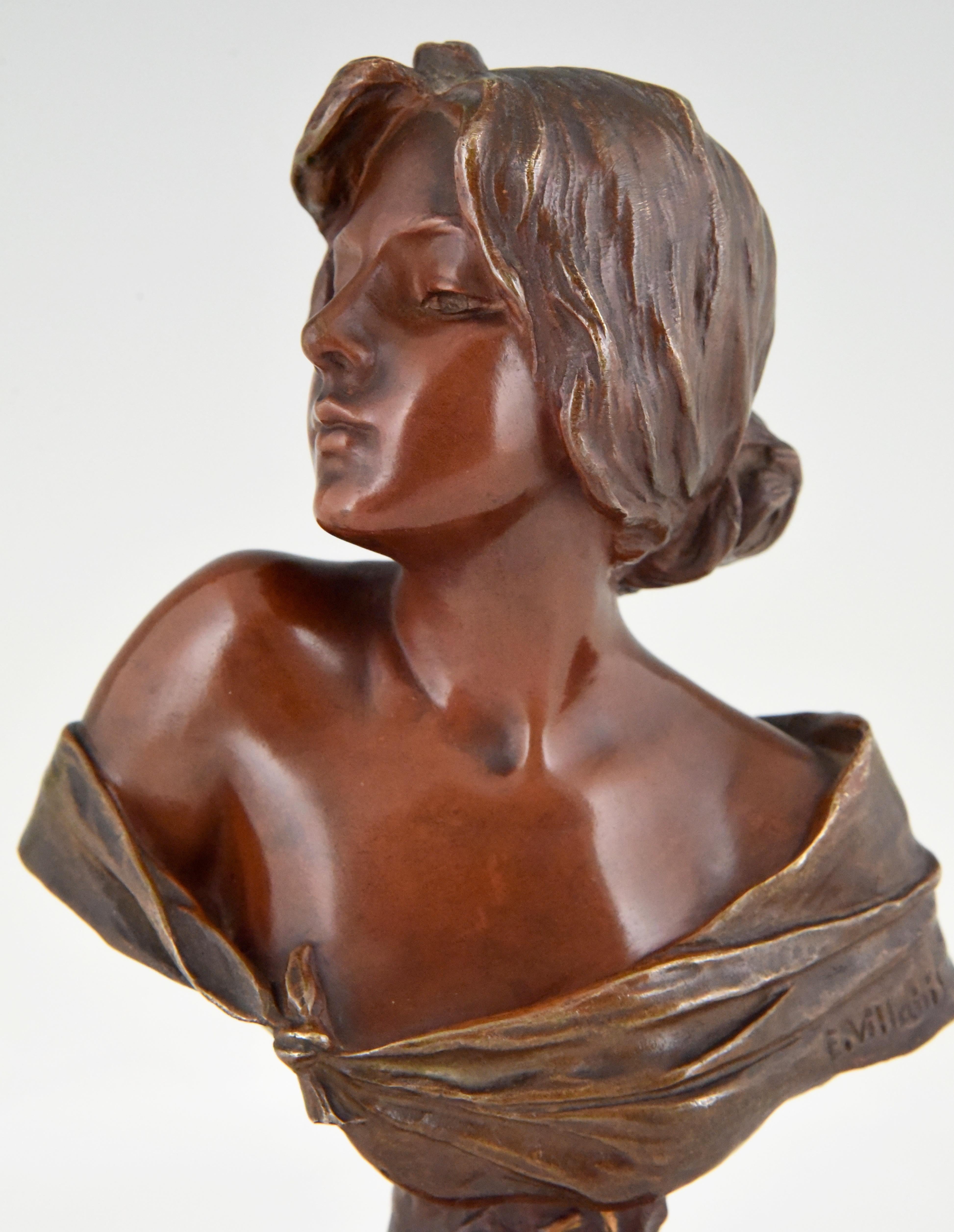 Seule Art Nouveau Bronze Bust of a Young Woman Emmanuel Villanis, France, 1900 In Good Condition In Antwerp, BE