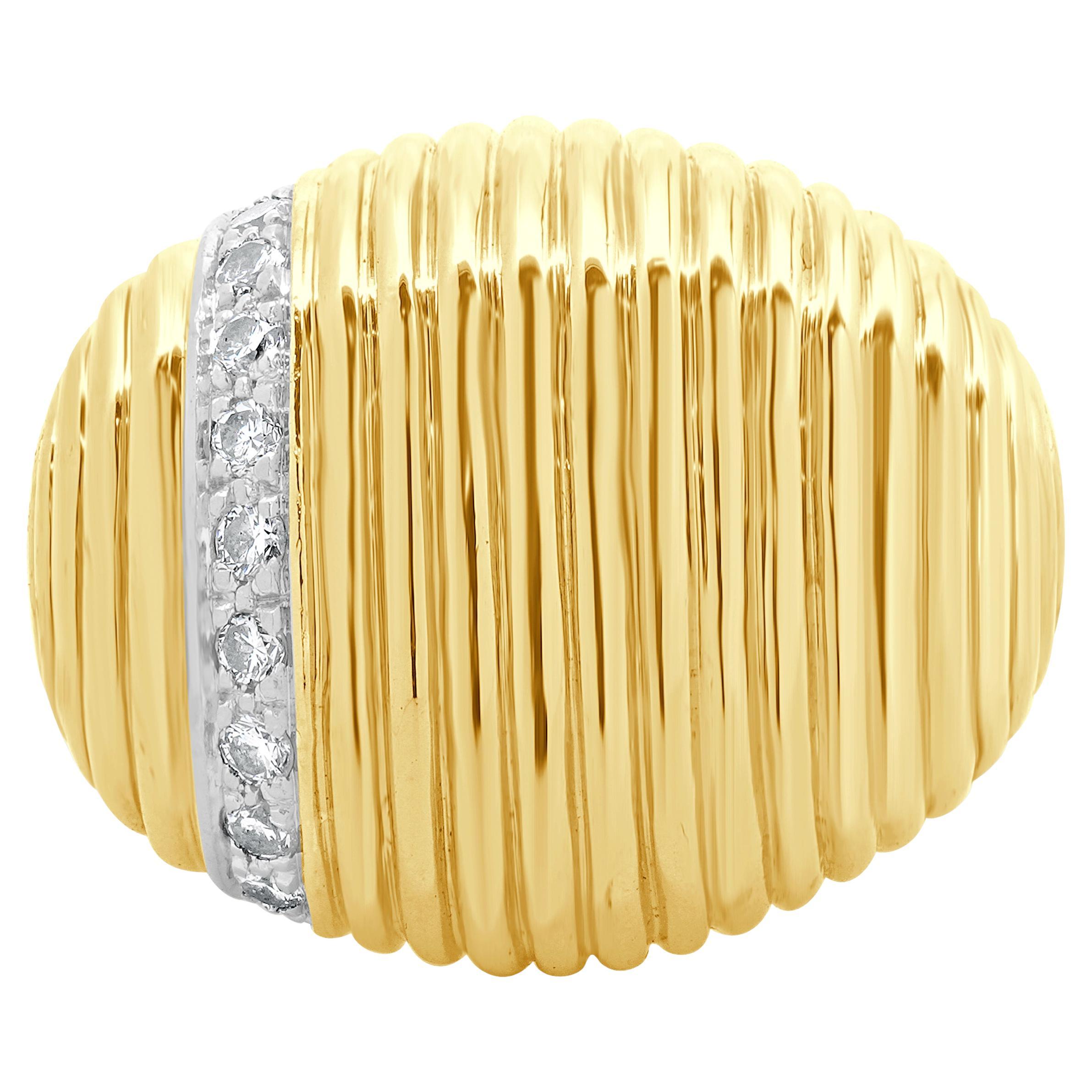 Anillo Cúpula de Diamantes Sevan de Oro Amarillo de 18 Kilates en venta