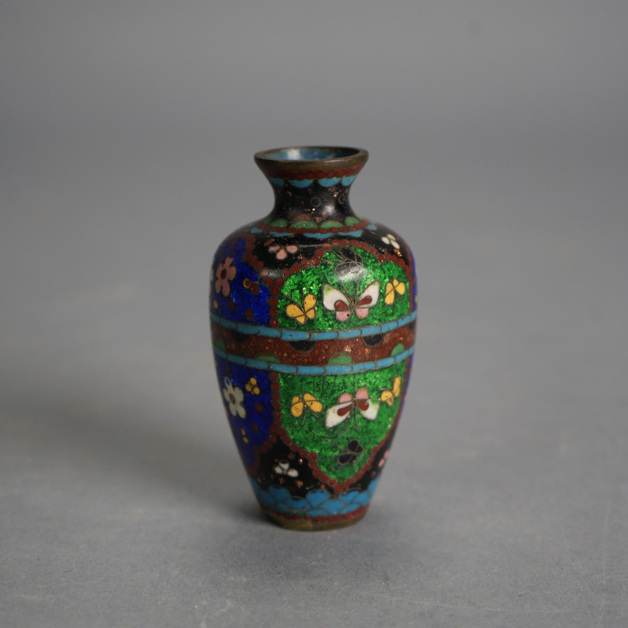 Sept vases chinois anciens émaillés cloisonnés C1920 en vente 3