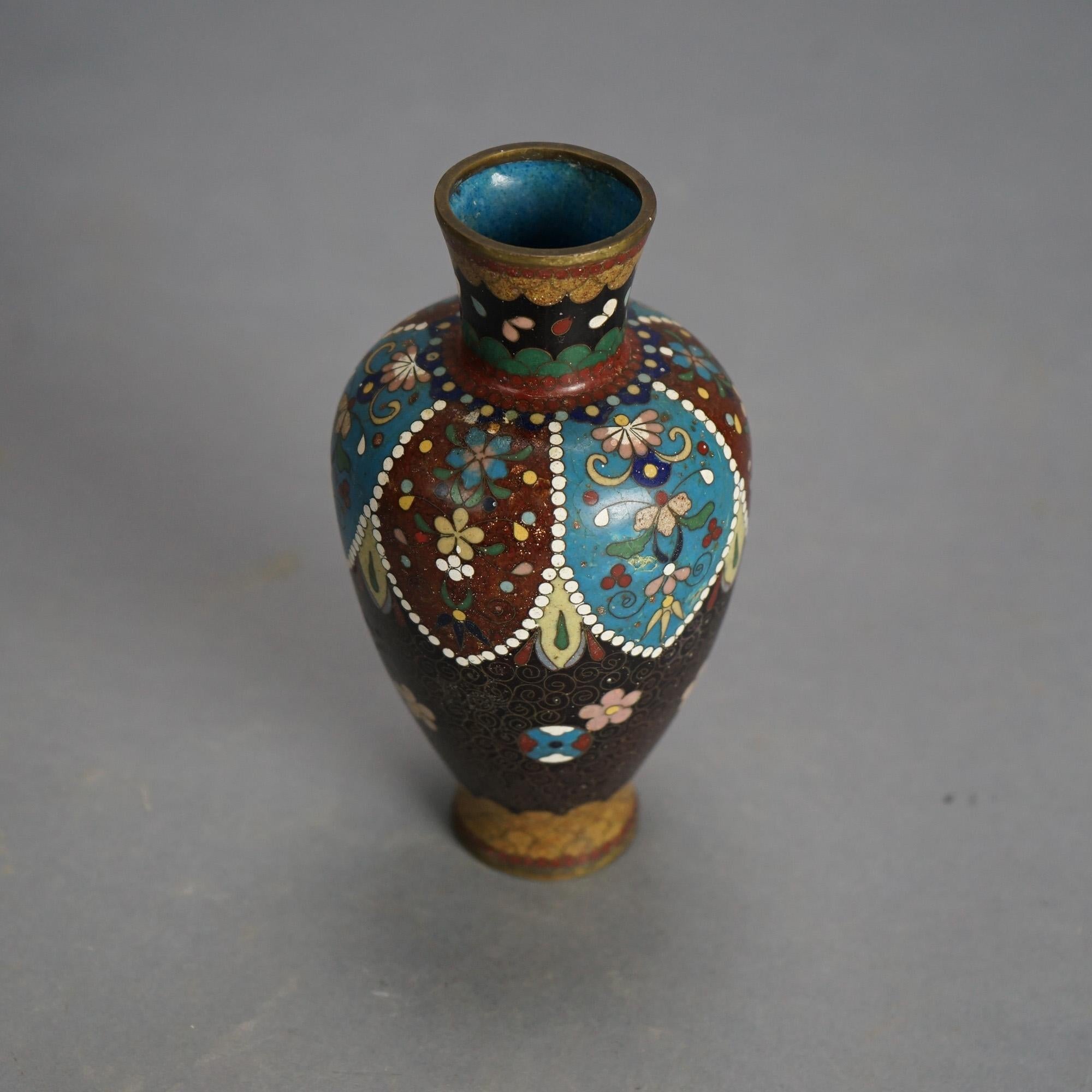 Sept vases chinois anciens émaillés cloisonnés C1920

Dimensions - 3,5 