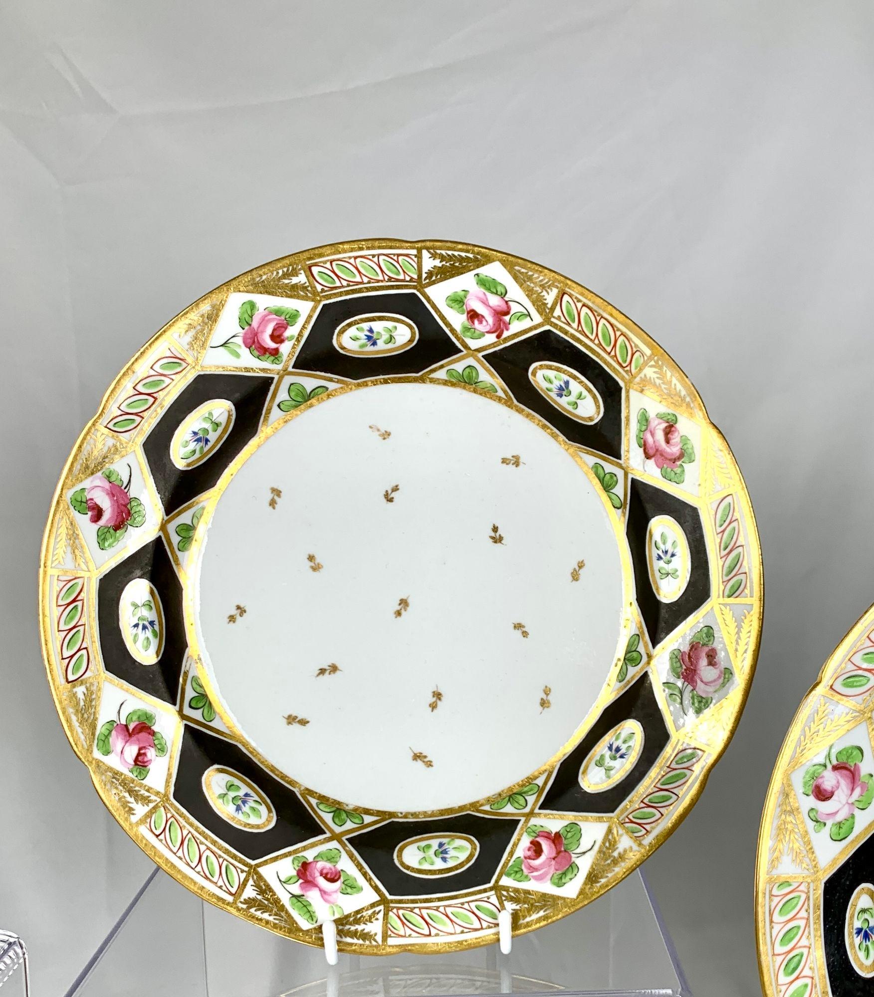 Schrank-Set 7 Antikes englisches Porzellangeschirr in Kirche Gresley-Muster C- 1820 (19. Jahrhundert) im Angebot