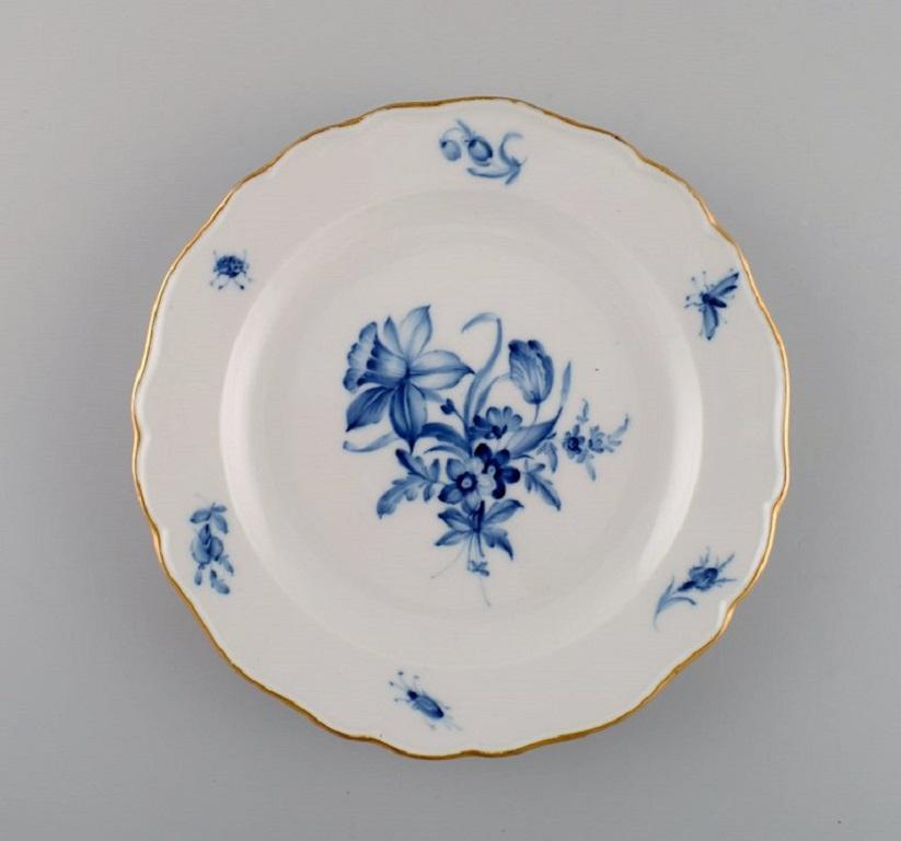 Seven Antique Meissen Porcelain Plates with Hand-Painted Flowers, Early 20th C. In Excellent Condition In Copenhagen, DK