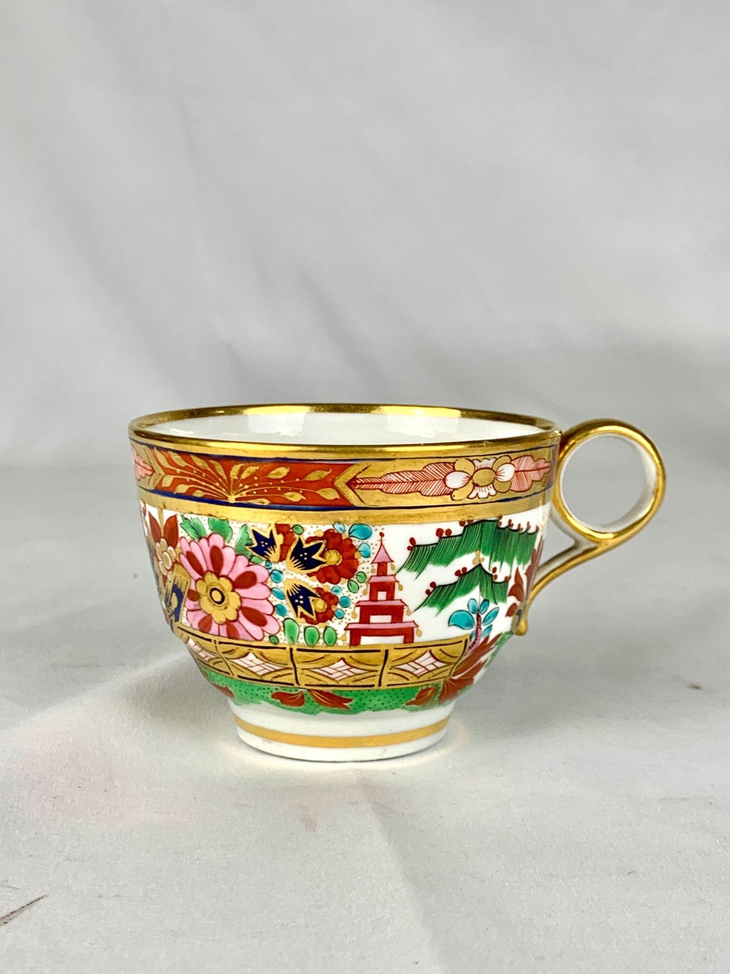 Chinoiserie Seven Antique Worcester Cups Hand Painted in the Fence Pattern England Ca. 1810 For Sale