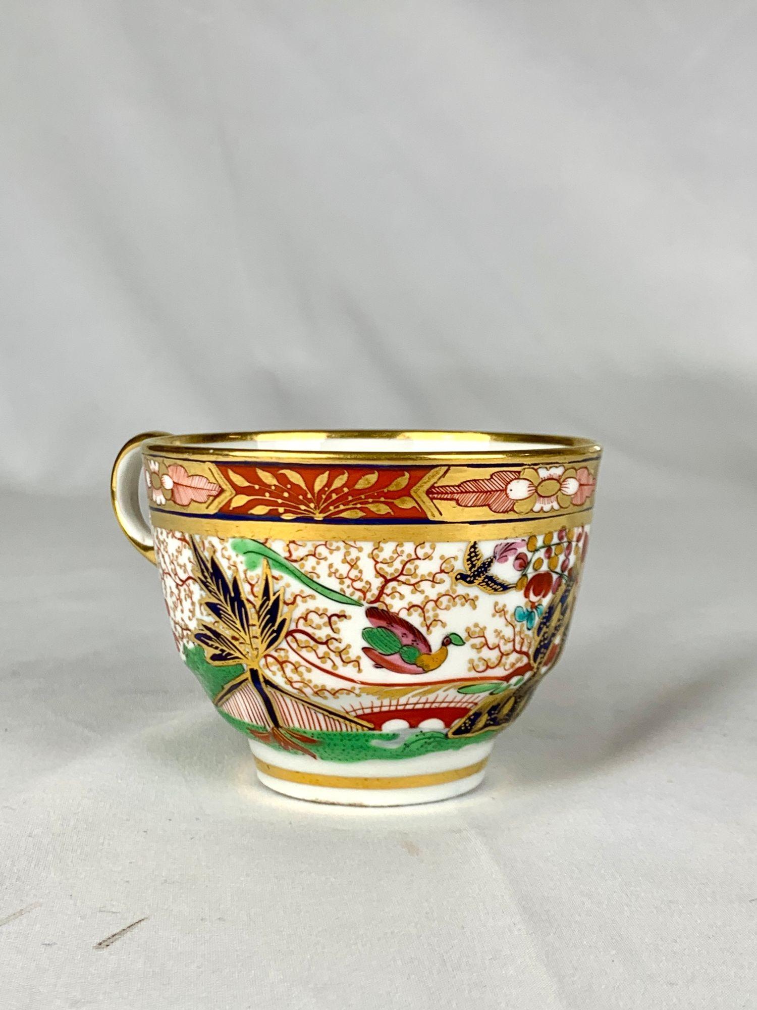 English Seven Antique Worcester Cups Hand Painted in the Fence Pattern England Ca. 1810 For Sale