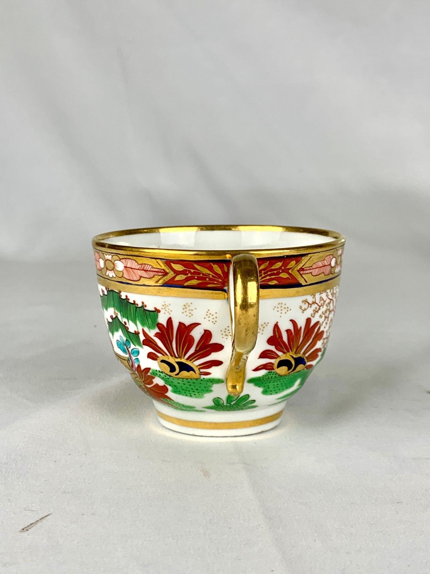 Seven Antique Worcester Cups Hand Painted in the Fence Pattern England Ca. 1810 In Excellent Condition For Sale In Katonah, NY