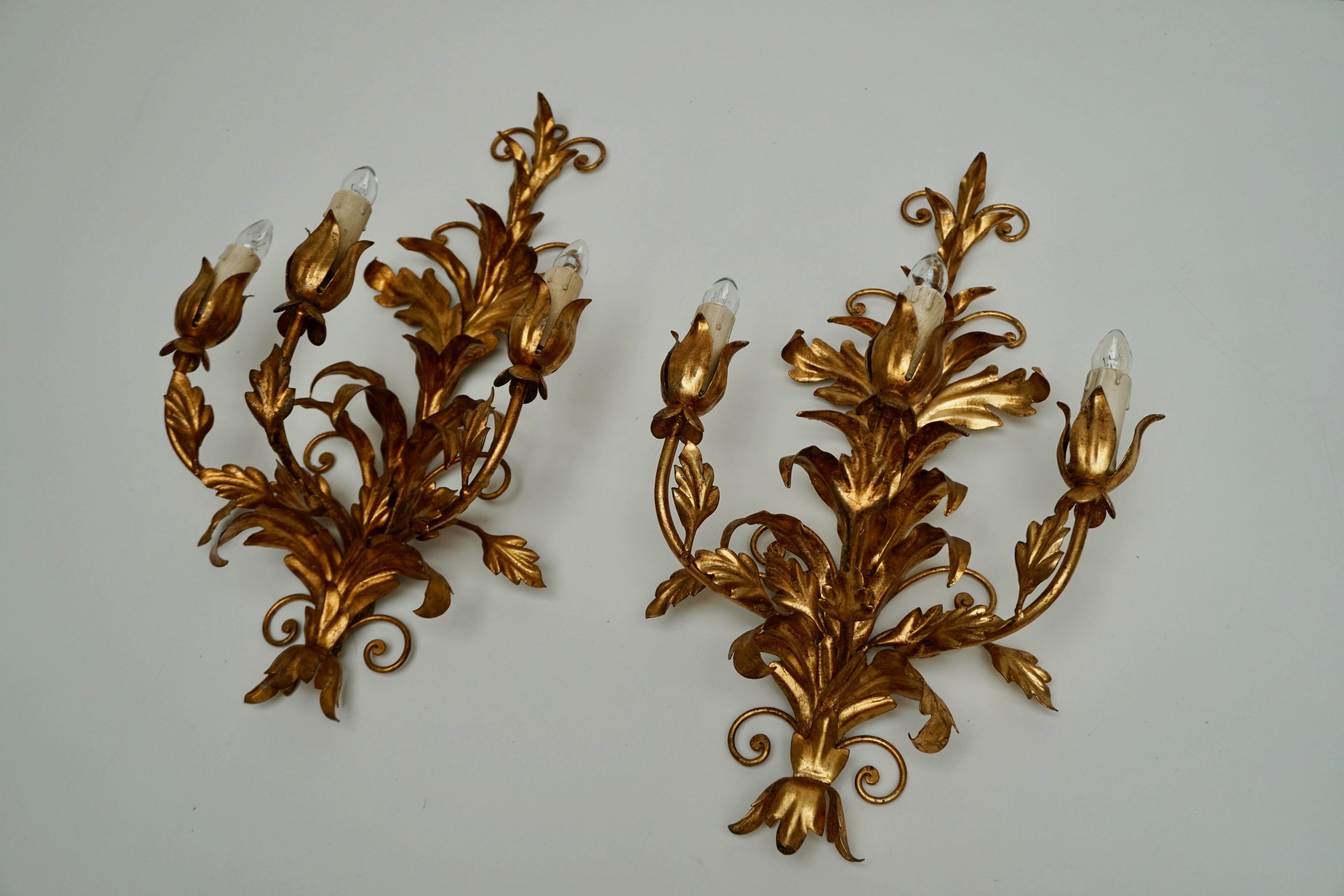 Gilt Five Brass Wall Lights in Hollywood Regency Style For Sale