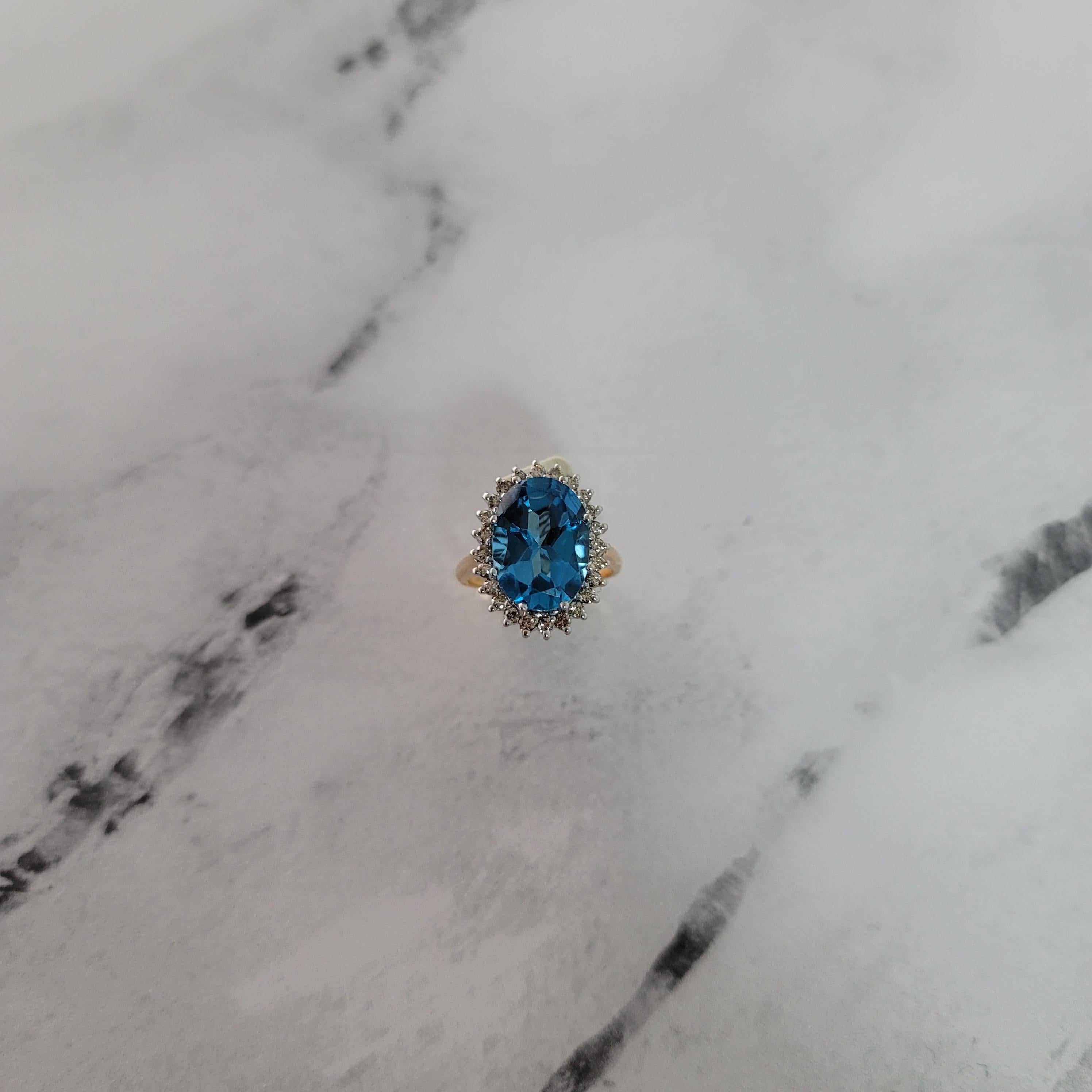 Bague de fiançailles halo de sept carats de topaze bleue et diamants Neuf - En vente à Sugar Land, TX