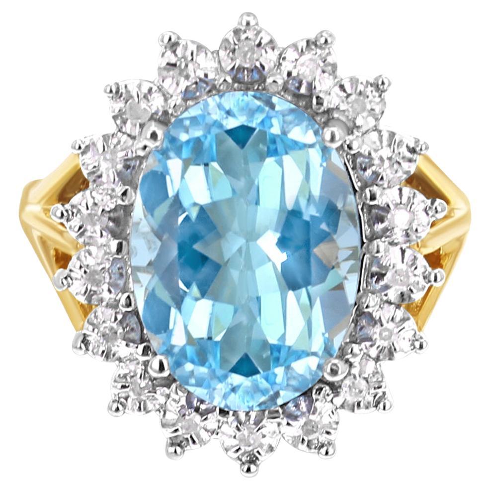 Bague de fiançailles halo de sept carats de topaze bleue et diamants en vente