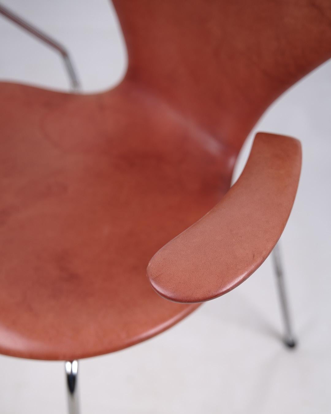 Mid-Century Modern Seven Chair With Armrest Model No 3207 In Cognac Leather By Arne Jacobsen en vente