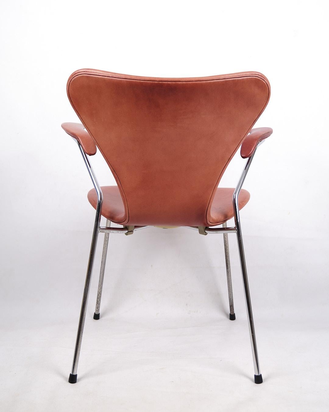 Fin du 20e siècle Seven Chair With Armrest Model No 3207 In Cognac Leather By Arne Jacobsen en vente