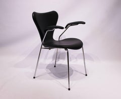 Seven Chair Model 3207 Made In Black Classic Leather By Arne Jacobsen