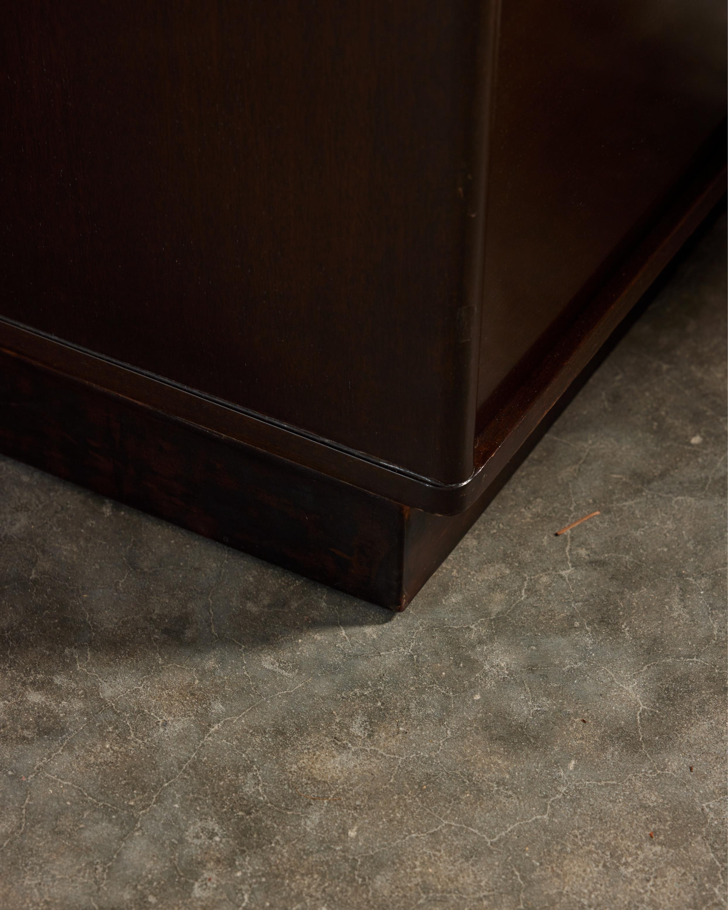 Seven-Drawer Dresser by Edward Wormley for Dunbar, United States, c. 1950 In Good Condition For Sale In New York City, NY