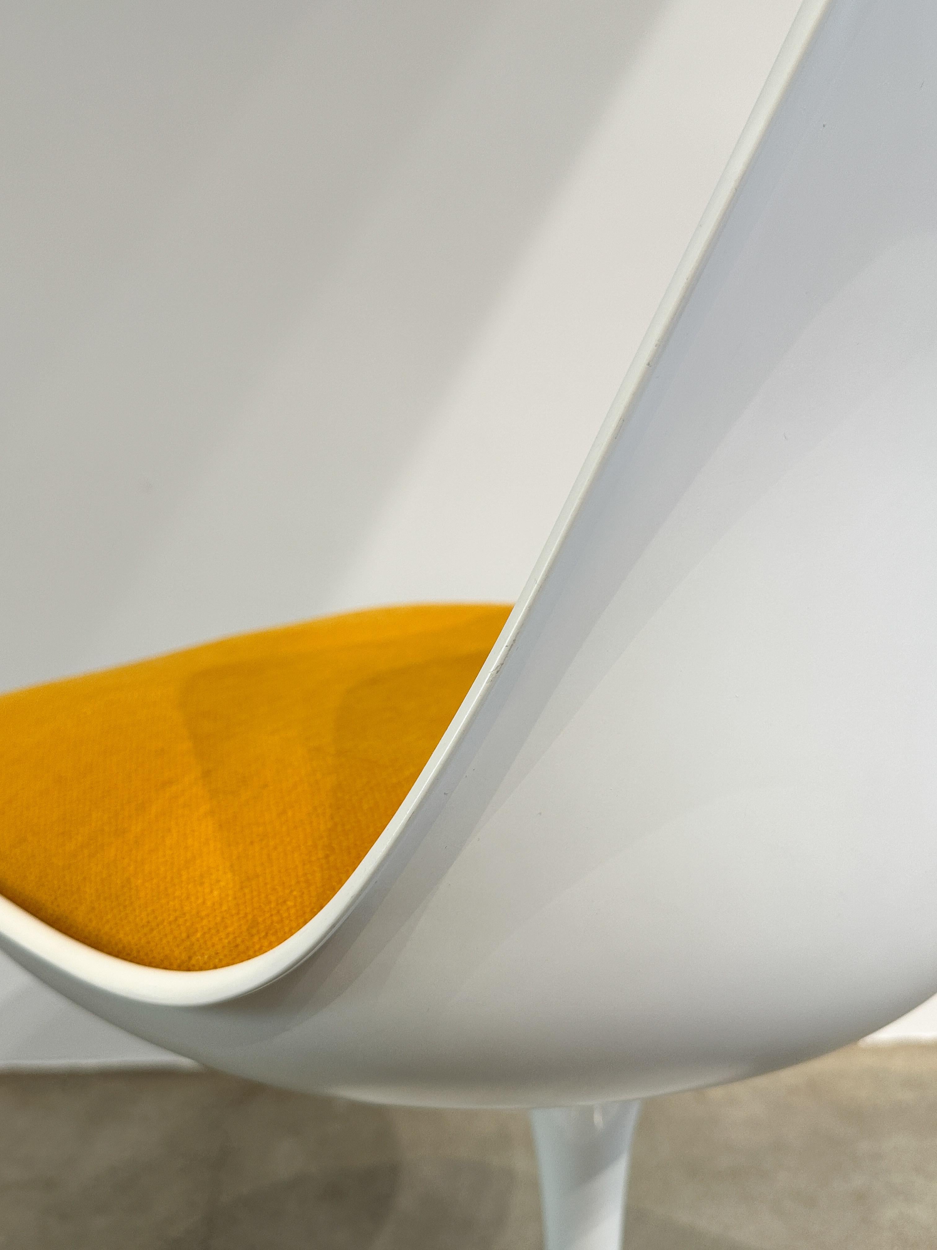 Sept chaises tulipe d'Eero Saarinen pour Knoll International des années 1970, toutes originales en vente 4