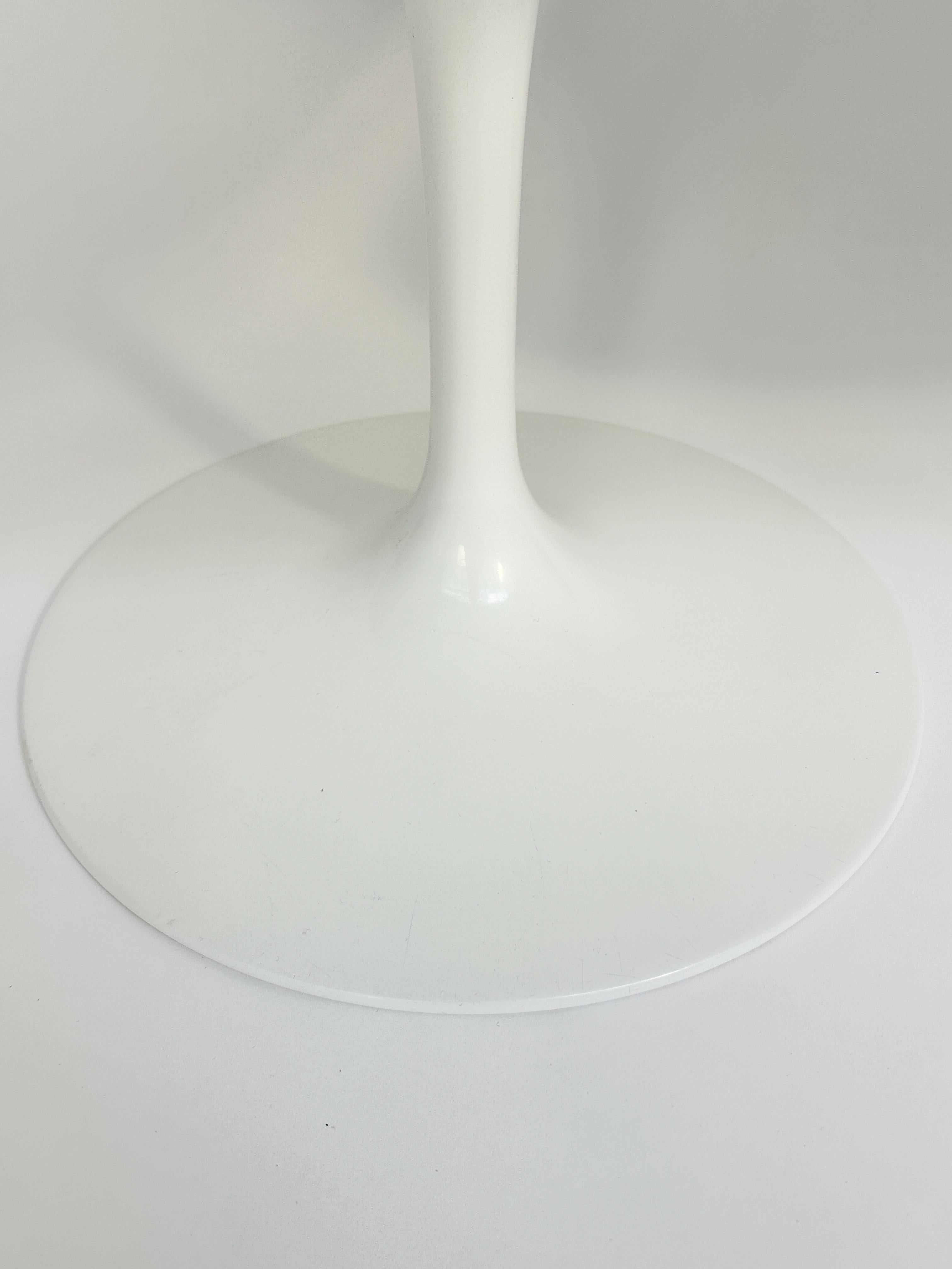 Sept chaises tulipe d'Eero Saarinen pour Knoll International des années 1970, toutes originales en vente 6