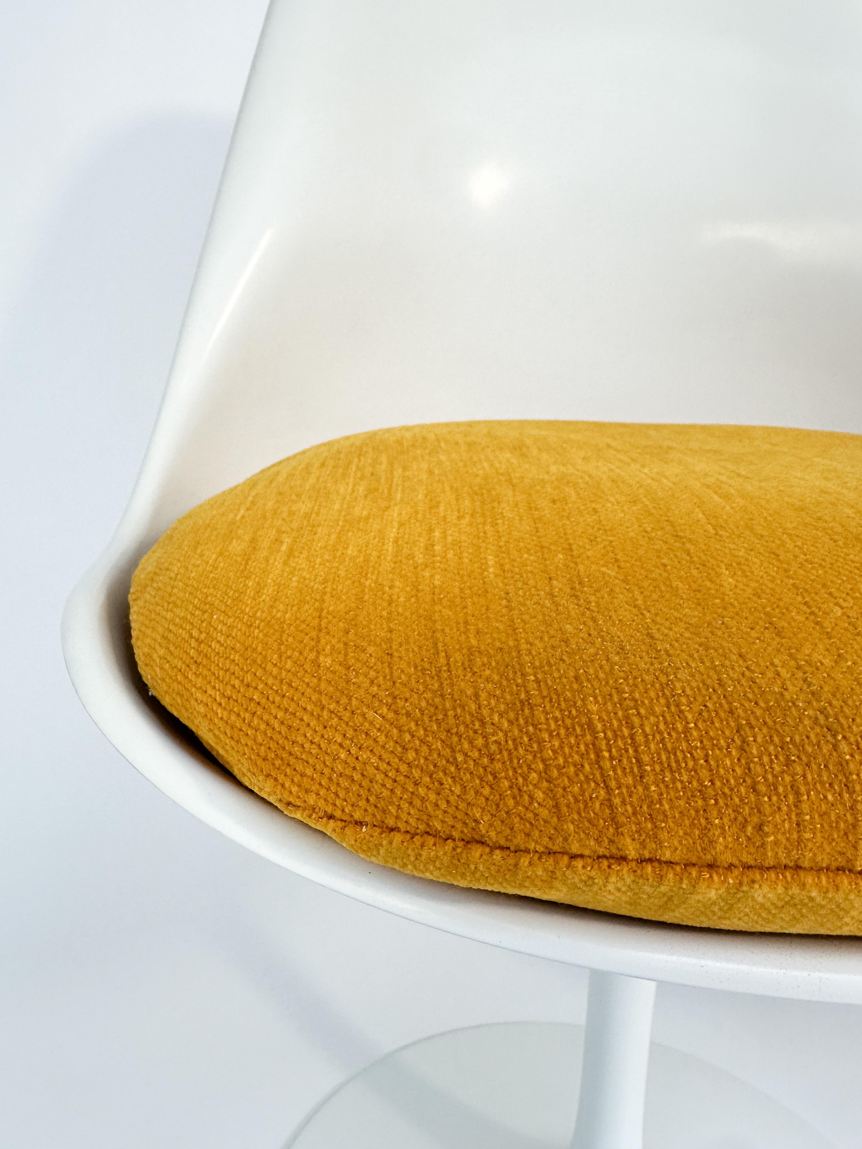 Sept chaises tulipe d'Eero Saarinen pour Knoll International des années 1970, toutes originales en vente 1