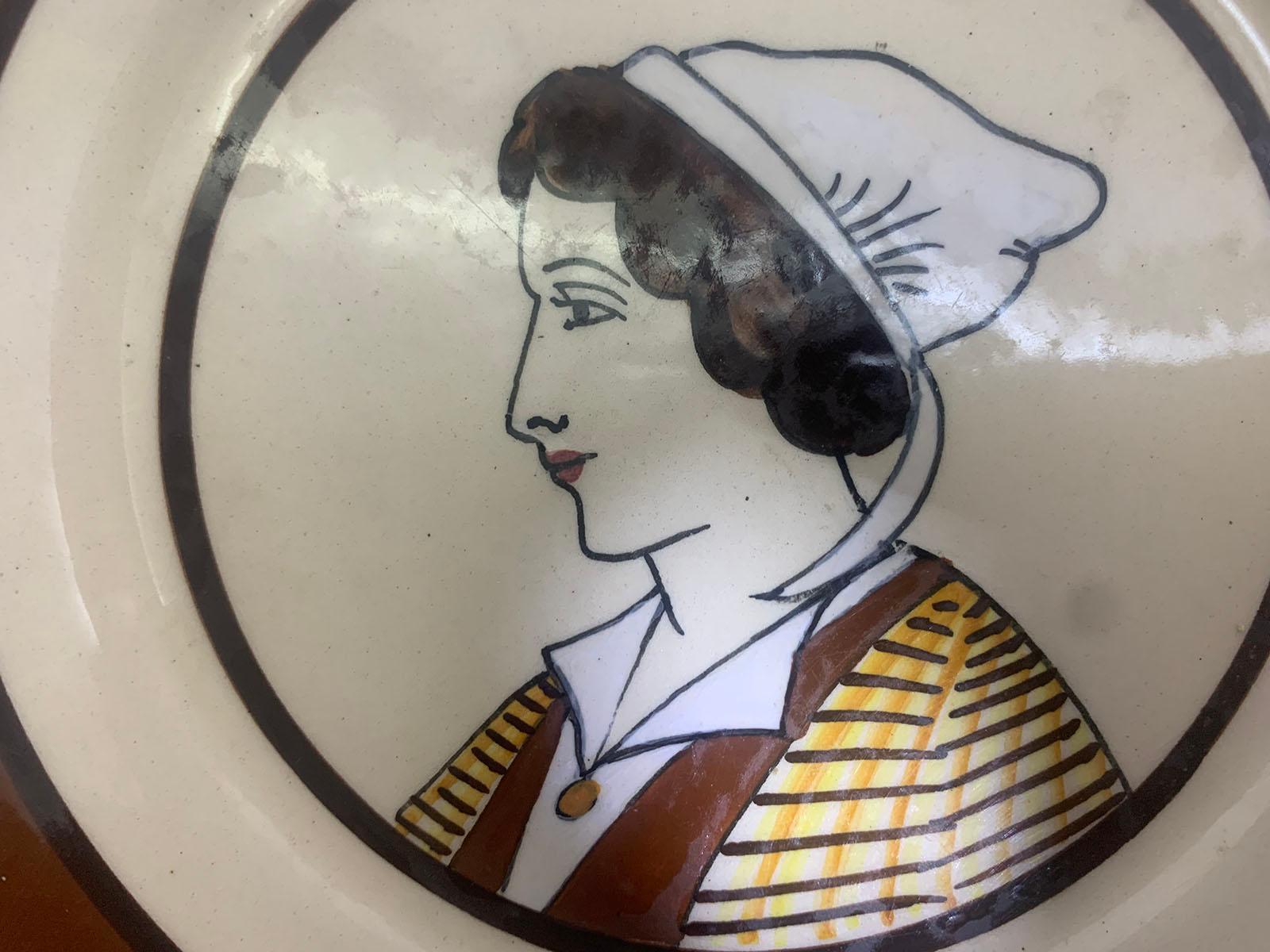 Siete láminas de loza con retratos de personajes bretones Firmado HB Quimper en venta 9