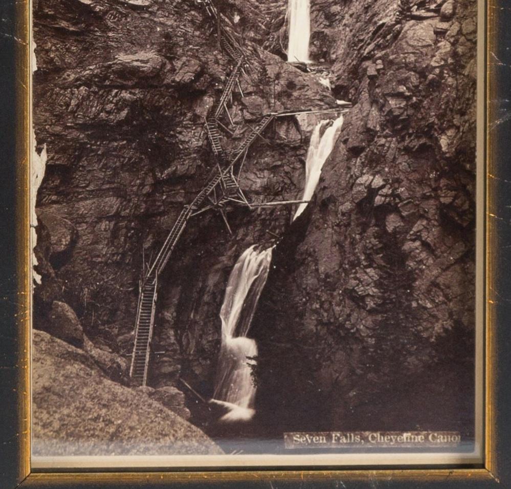 Antike Fotoplakat „Sieben Wasserfälle Colorado Springs“, um 1880 (amerikanisch) im Angebot