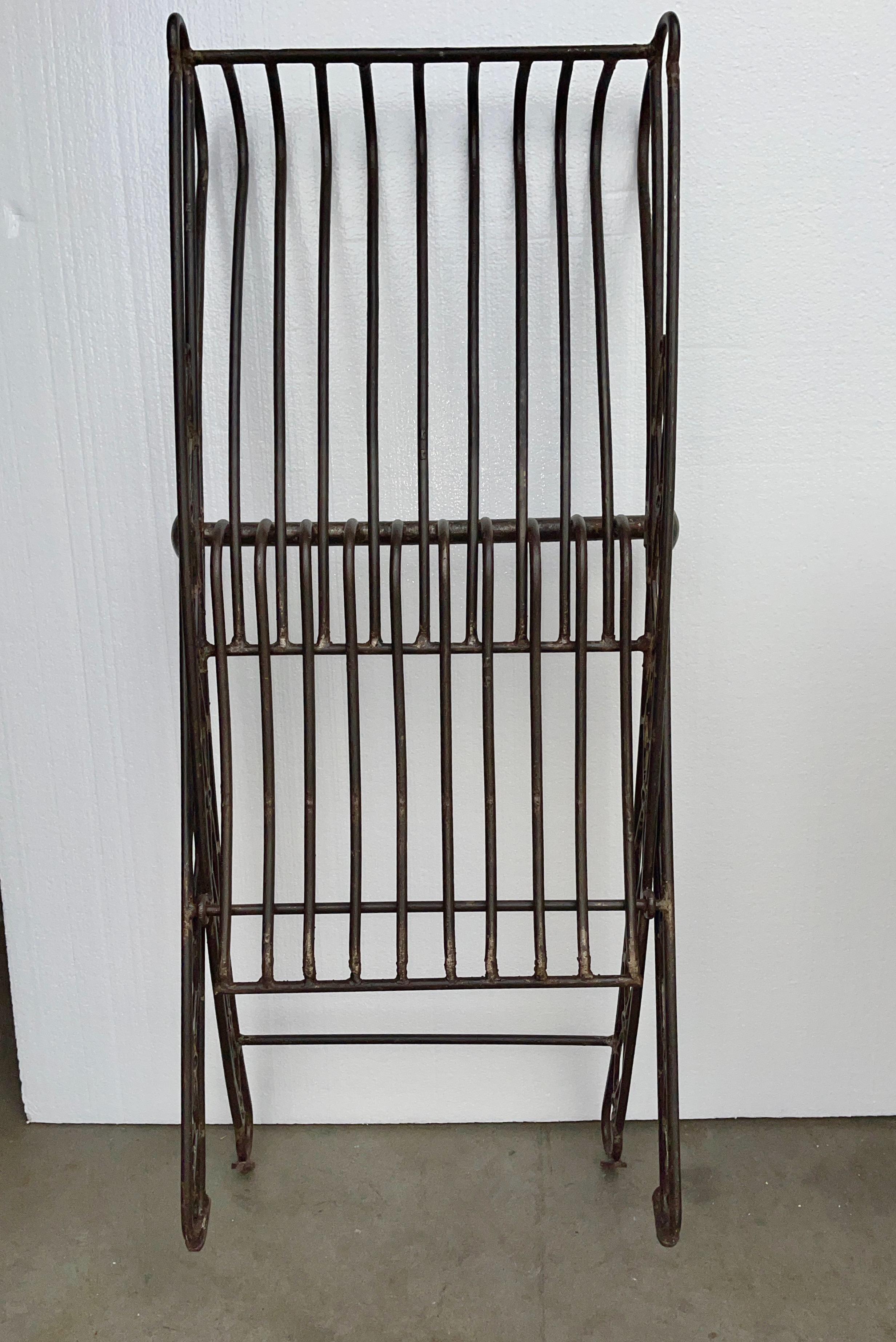 Sept chaises pliantes françaises Fer Forge en vente 4
