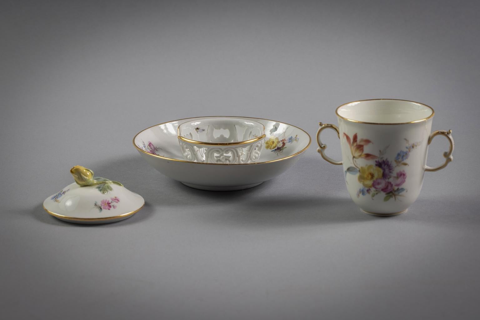 Seven German Porcelain Trembleuse Cups and Stands, Meissen, Circa 1880 For Sale 5