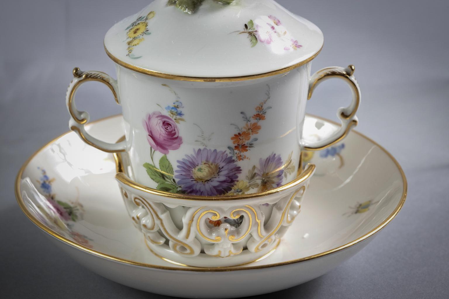 Seven German Porcelain Trembleuse Cups and Stands, Meissen, Circa 1880 For Sale 1