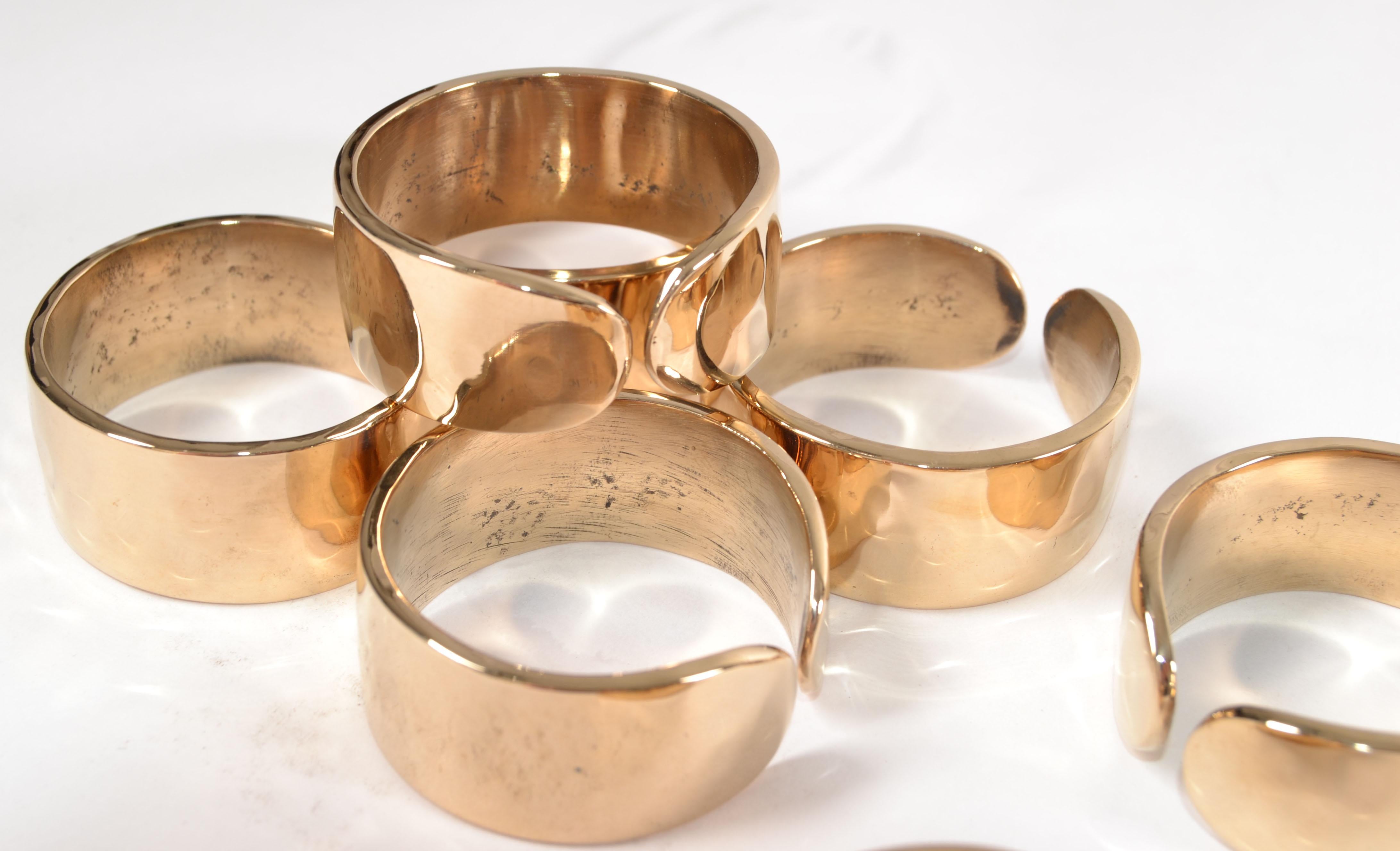 Seven Hammered Bronze Polished Round Napkin Rings Mid-Century Modern For Sale 5