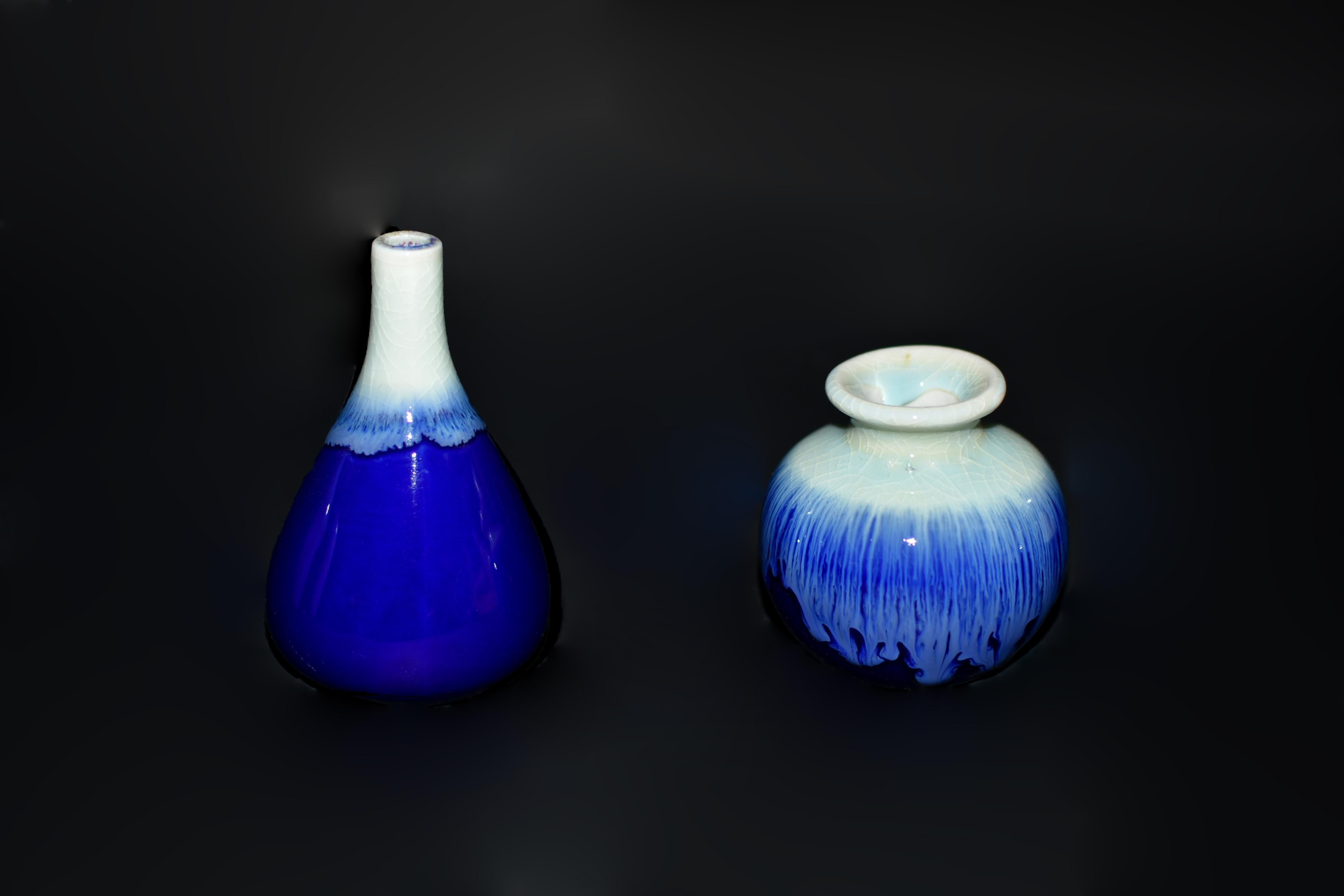 Sieben japanische Wabi Sabi Mini-Keramikvasen, blau, Serie 3