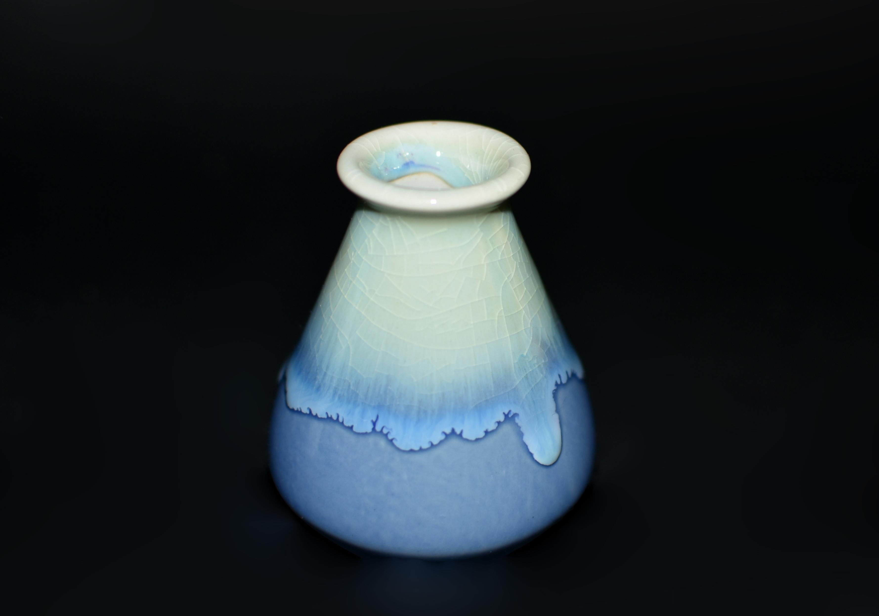 Sieben japanische Wabi Sabi Mini-Keramikvasen, blau, Serie im Zustand „Hervorragend“ in Somis, CA