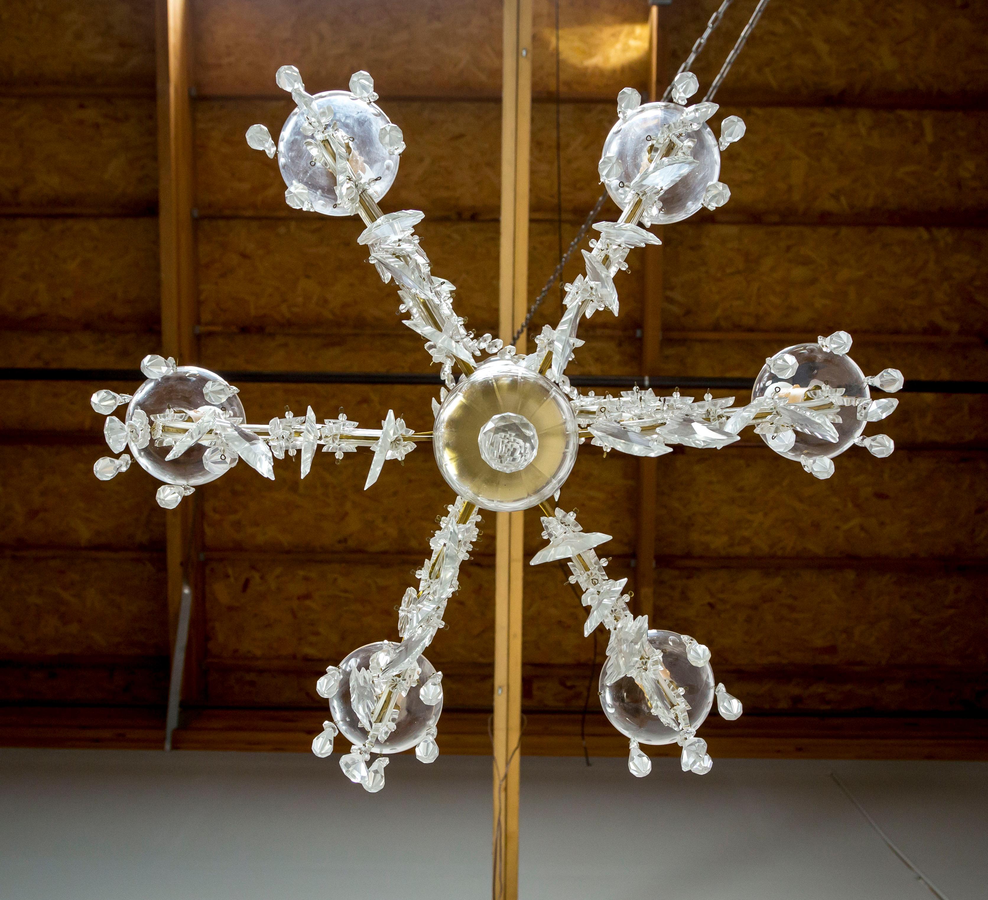 Kristall-Kronleuchter mit sieben Leuchten im Maria- Theresa-Stil im Angebot 2
