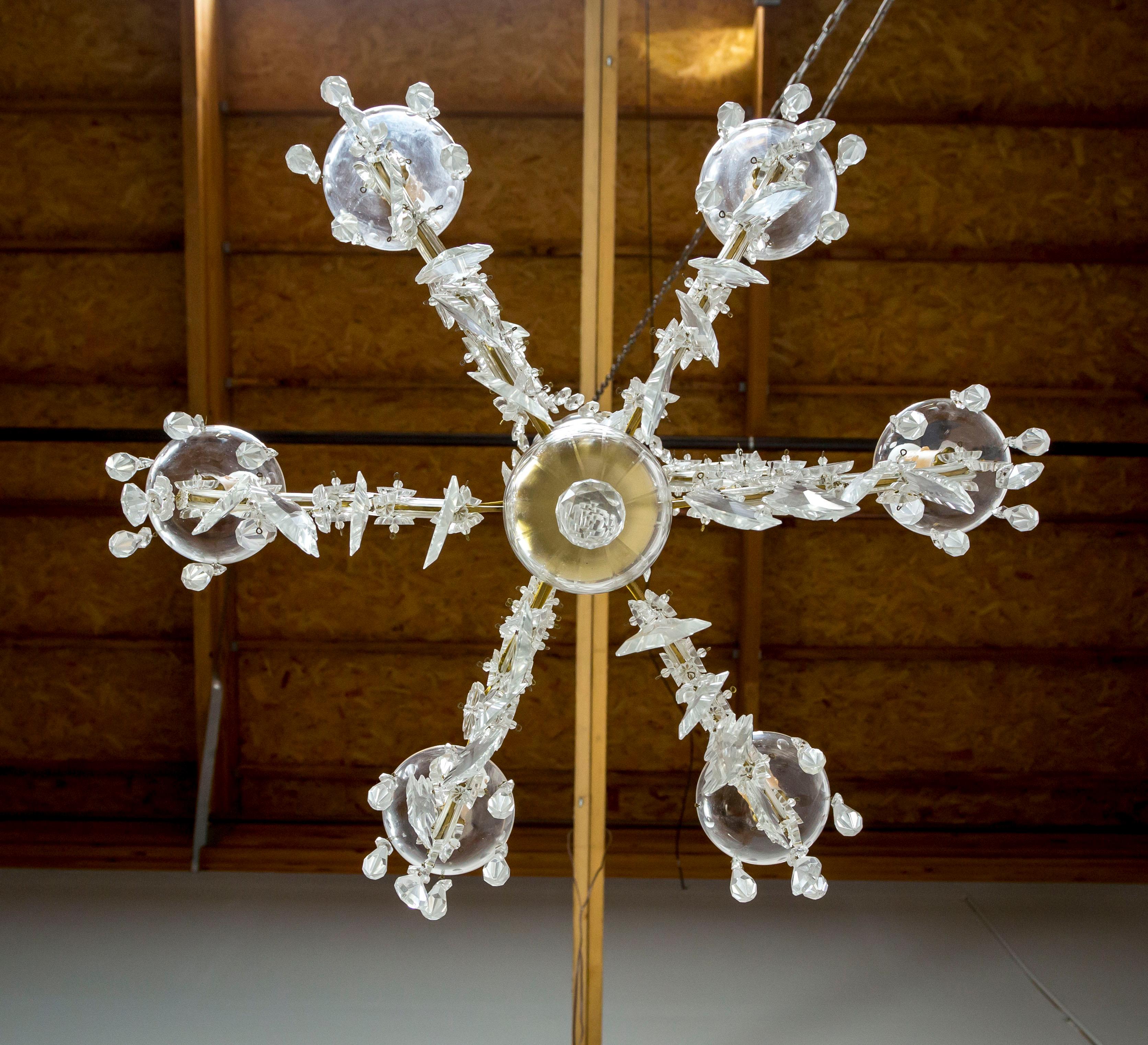 Lustre à sept lumières en cristal de style Marie-Thérèse en vente 2
