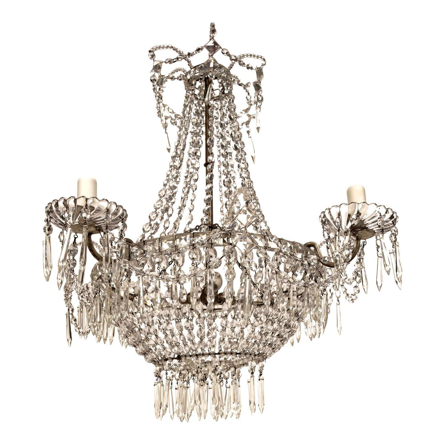 Lampadario neoclassico a sette luci in cristallo In condizioni buone in vendita a Houston, TX