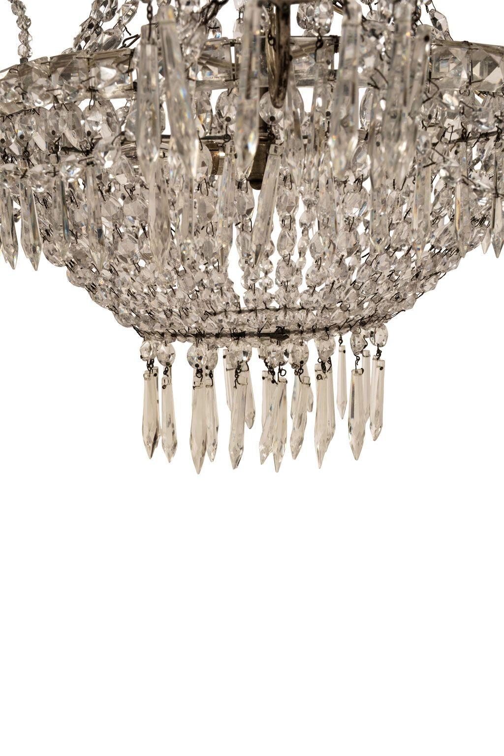 XIX secolo Lampadario neoclassico a sette luci in cristallo in vendita