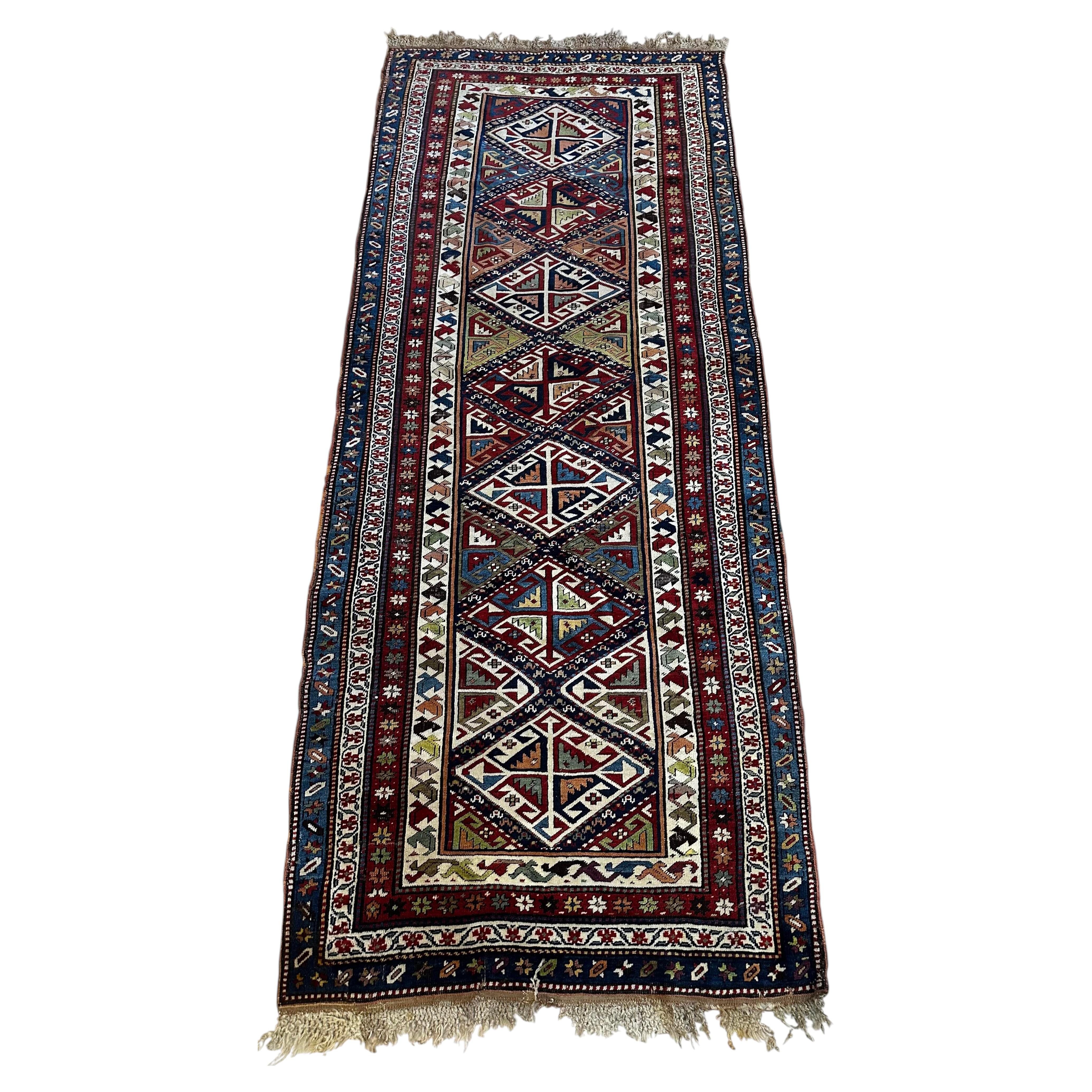 Traves de Mesa Kazak Antiguo Siete Medallones