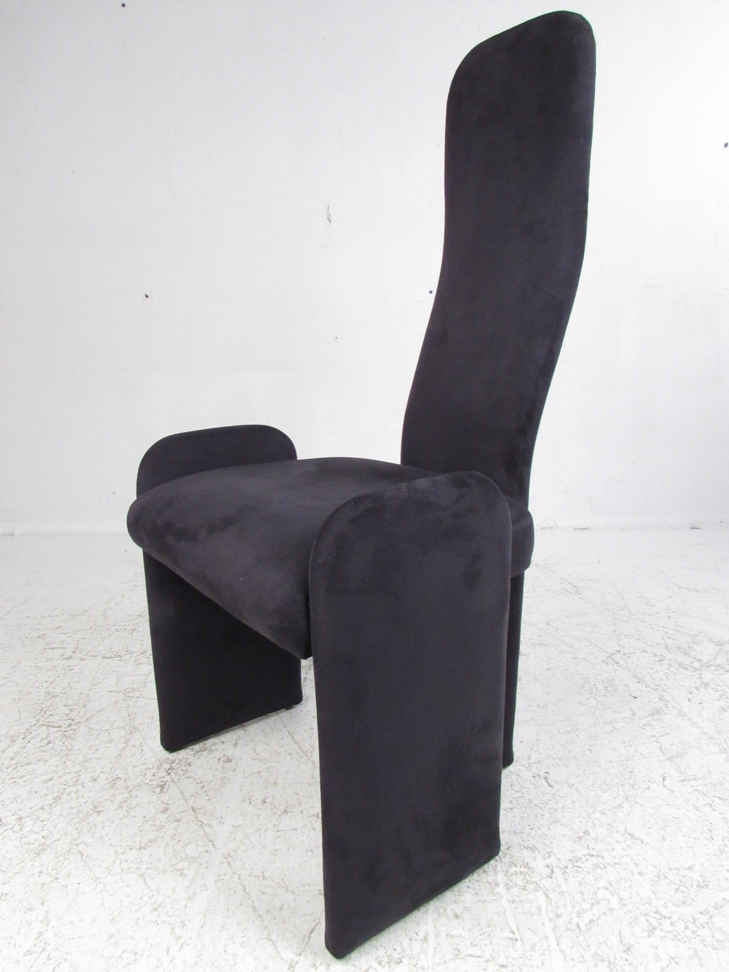 Sculptural dining chairs by Trendline Furniture in NY. Fully covered with tall backs.
Please confirm location NY or NJ.