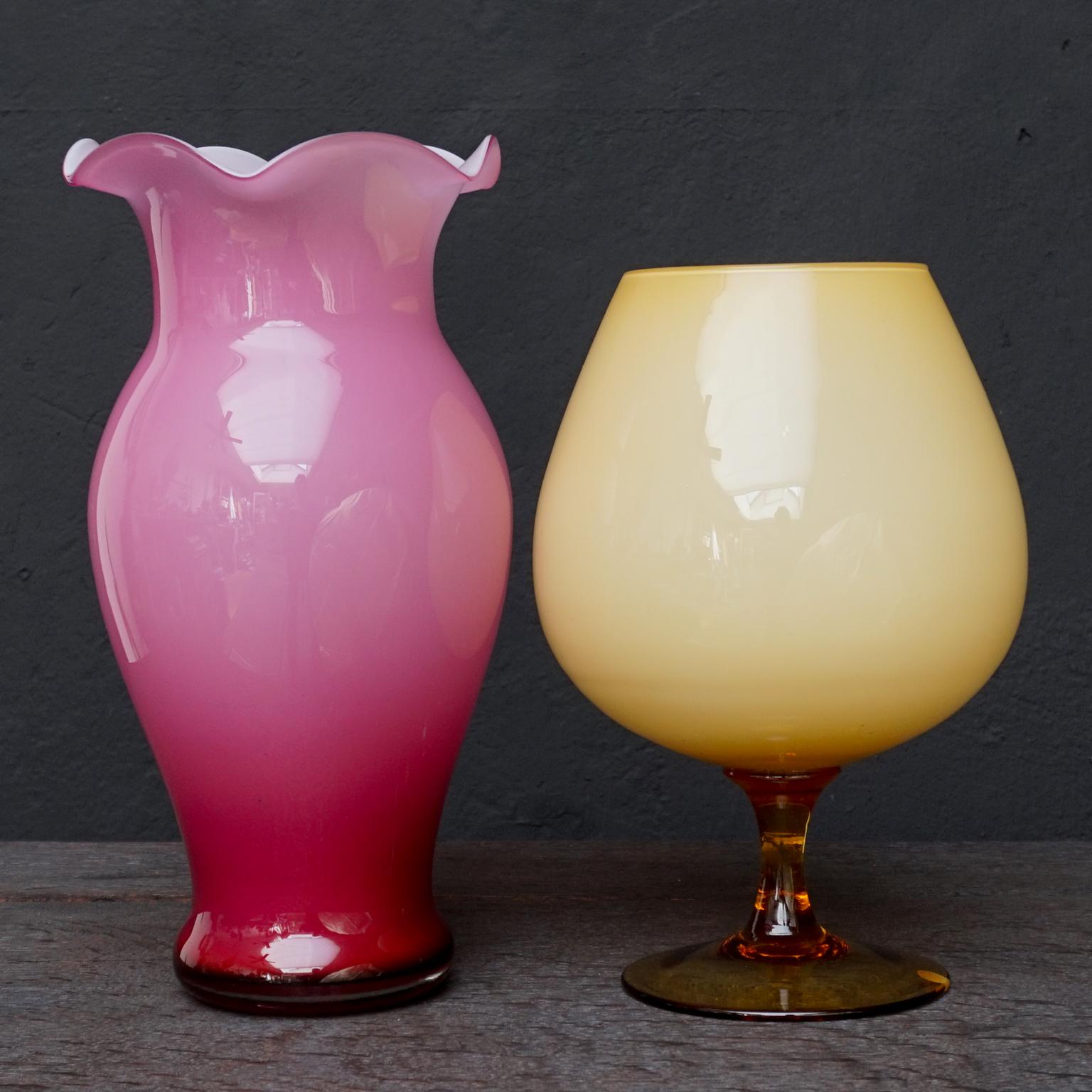 Sept vases italiens en verre soufflé Stelvia Opalina Fiorentina du milieu du siècle dernier 4