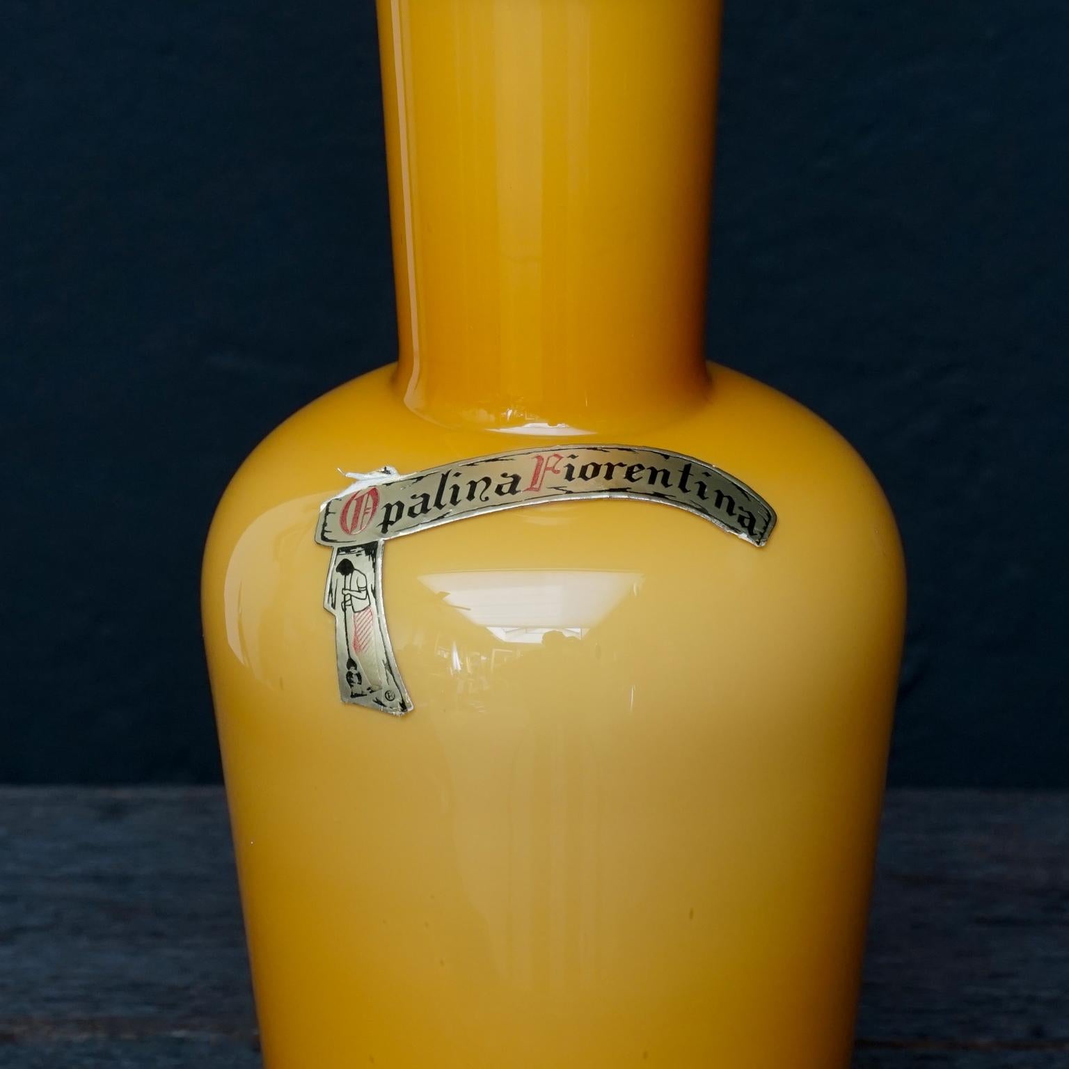 Sept vases italiens en verre soufflé Stelvia Opalina Fiorentina du milieu du siècle dernier 9